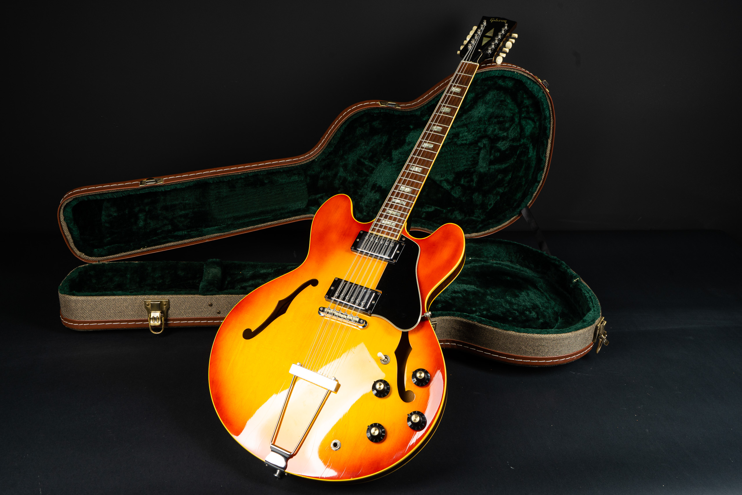 1969 Gibson ES-335 12-String - Sunburst - GuitarPoint