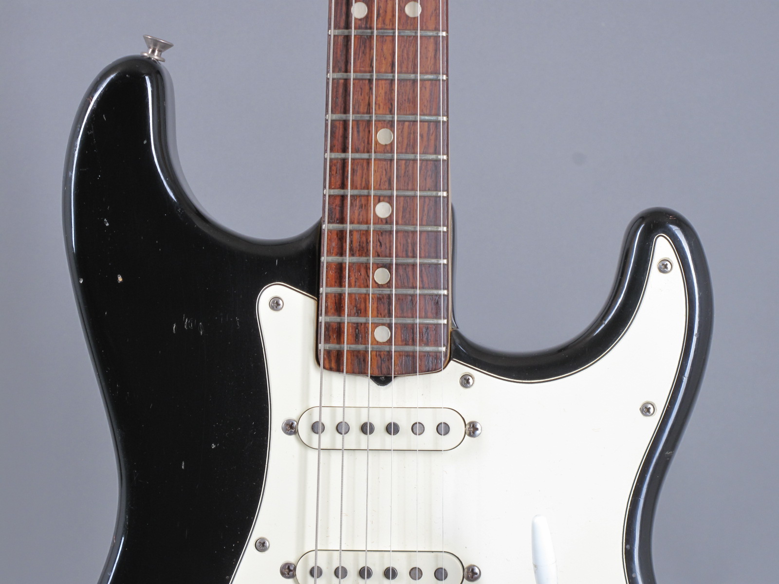 Fender Stratocaster ブラック 77 Stratocaster Black: The Music Emporium's Used Guitar