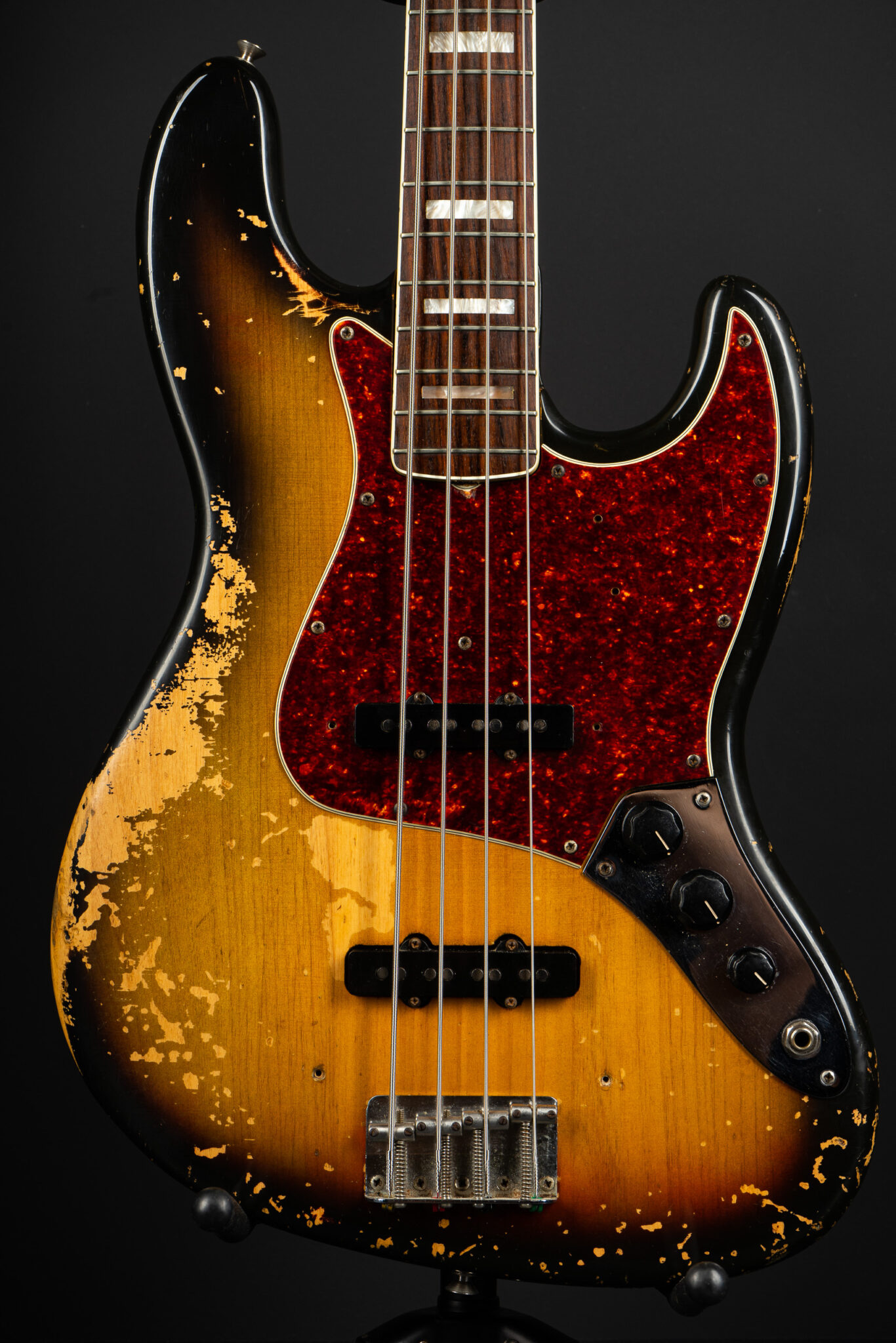 1971 Fender Jazz Bass – Sunburst – GuitarPoint