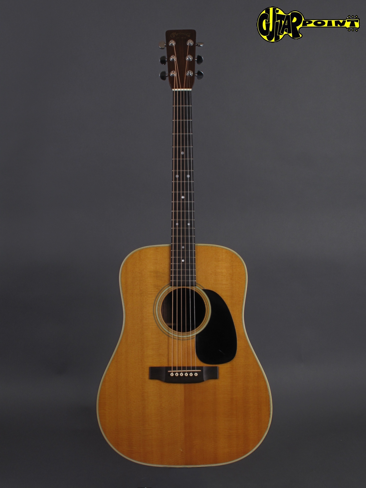 1971 Martin D-28 – Natural incl. black hardshell case – GuitarPoint