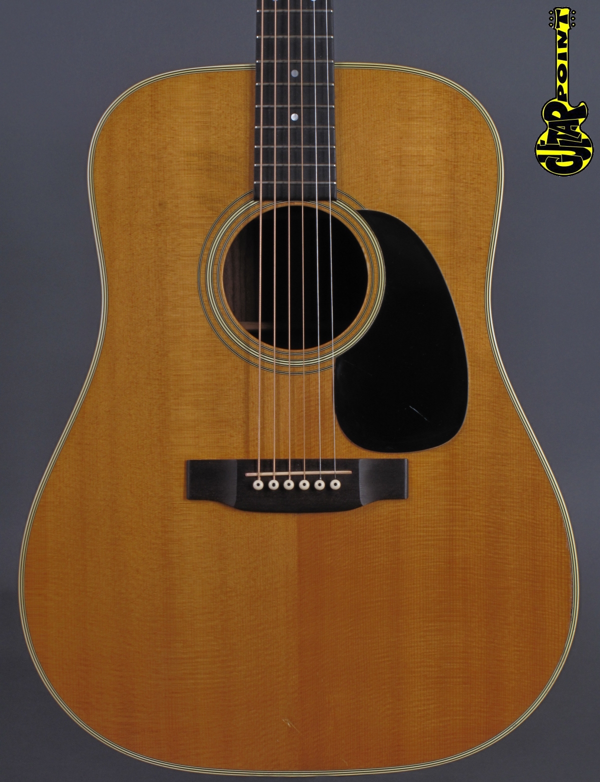 1971 Martin D-28 – Natural incl. black hardshell case – GuitarPoint