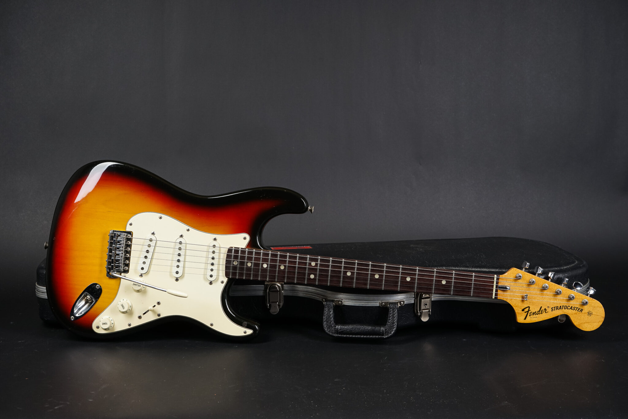 1972 Fender Stratocaster – Sunburst – GuitarPoint