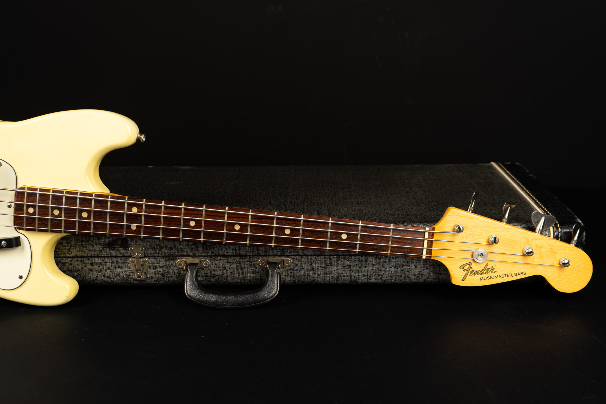 1973 Fender Musicmaster Bass Olympic White Guitarpoint