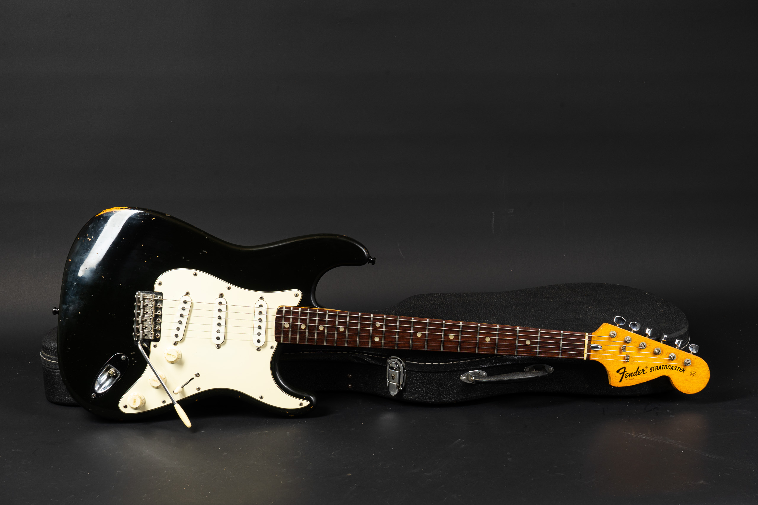1973 Fender Stratocaster - Black - GuitarPoint