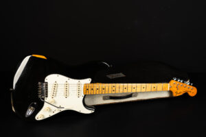1973-Fender-Stratocaster-Black