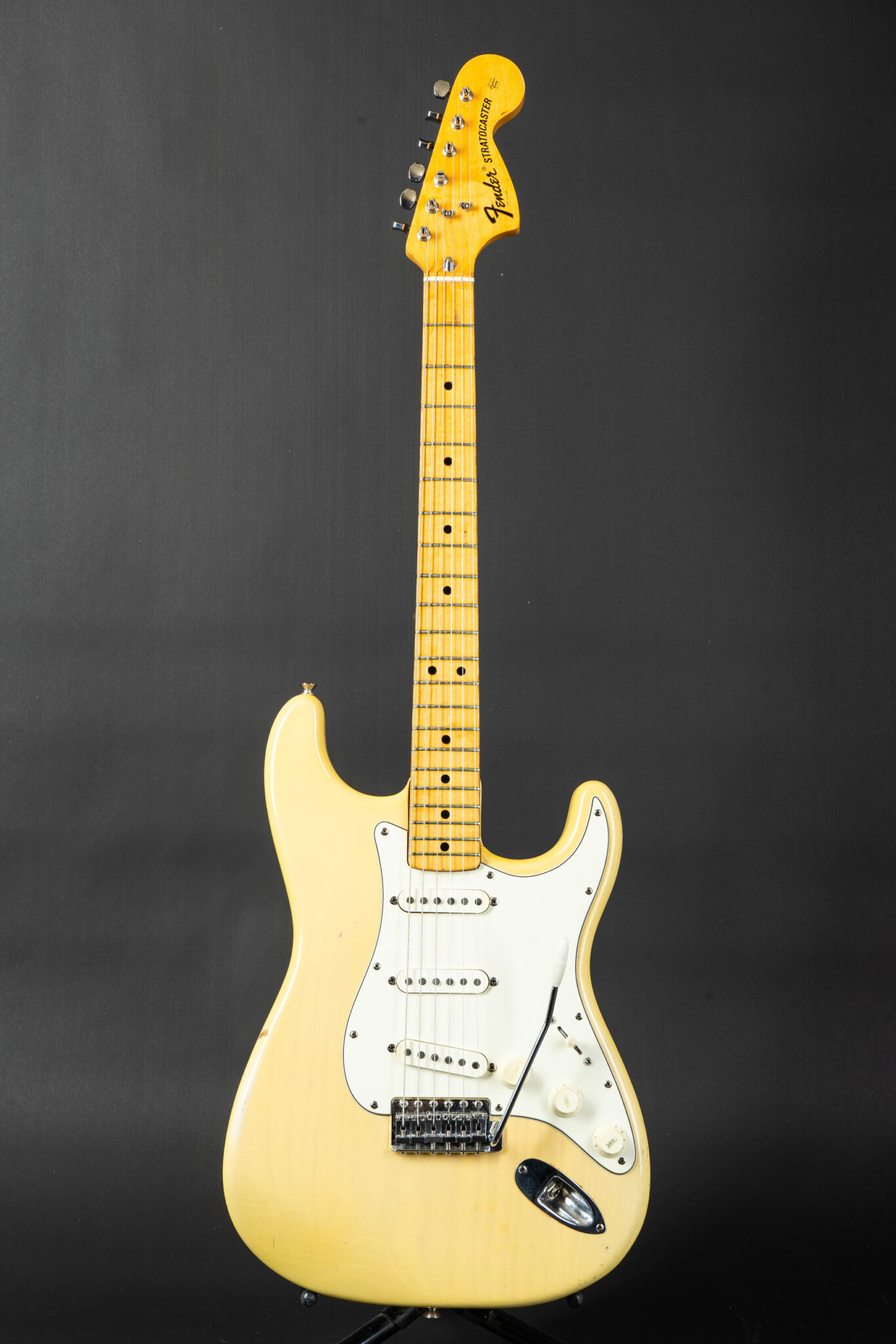1973-Fender-Stratocaster-Blonde-421809-1-1366x2048.jpg