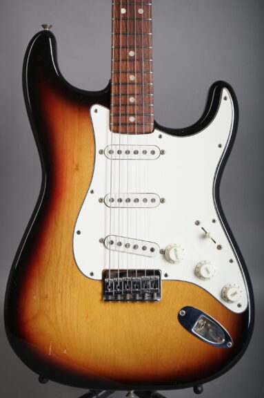 1973 Fender Stratocaster Hardtail - Sunburst ...3,16Kg