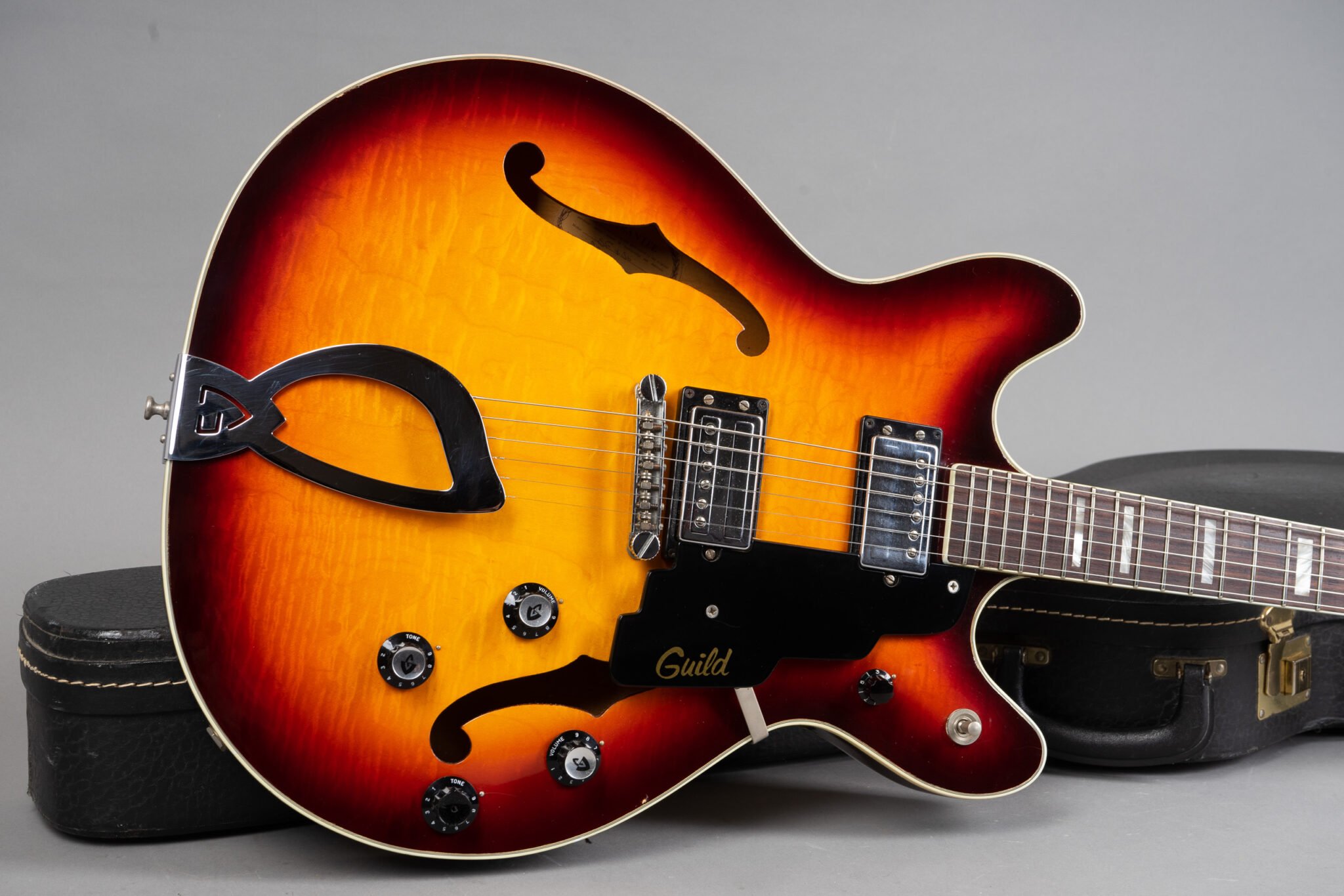 1973 Guild Starfire IV – Sunburst – GuitarPoint