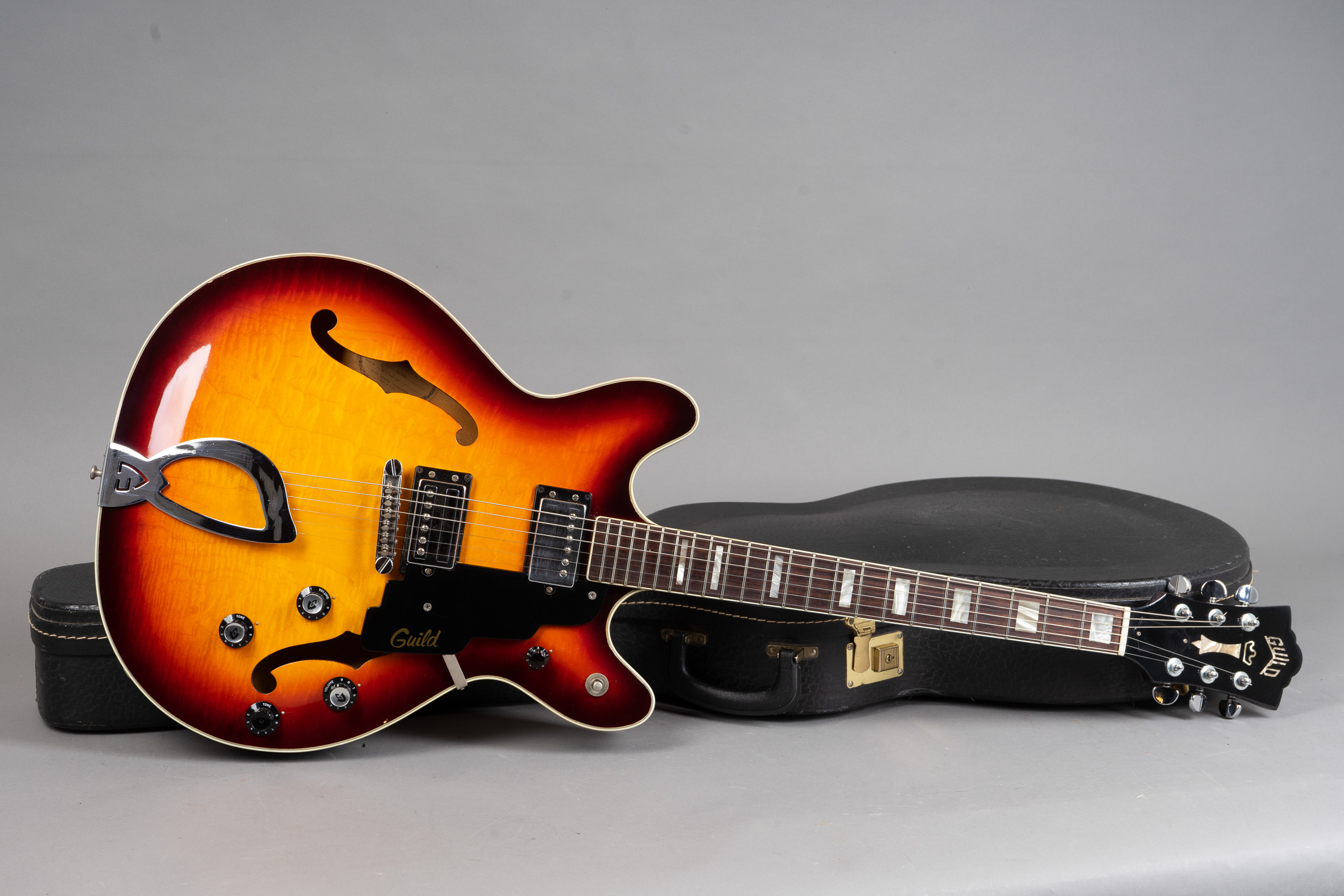 1973 Guild Starfire IV - Sunburst - GuitarPoint