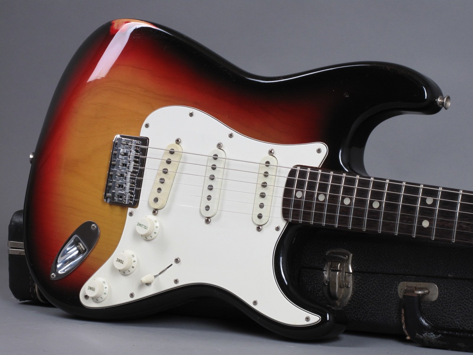 1974 Fender Stratocaster – 3-tone Sunburst …only 3,34Kg