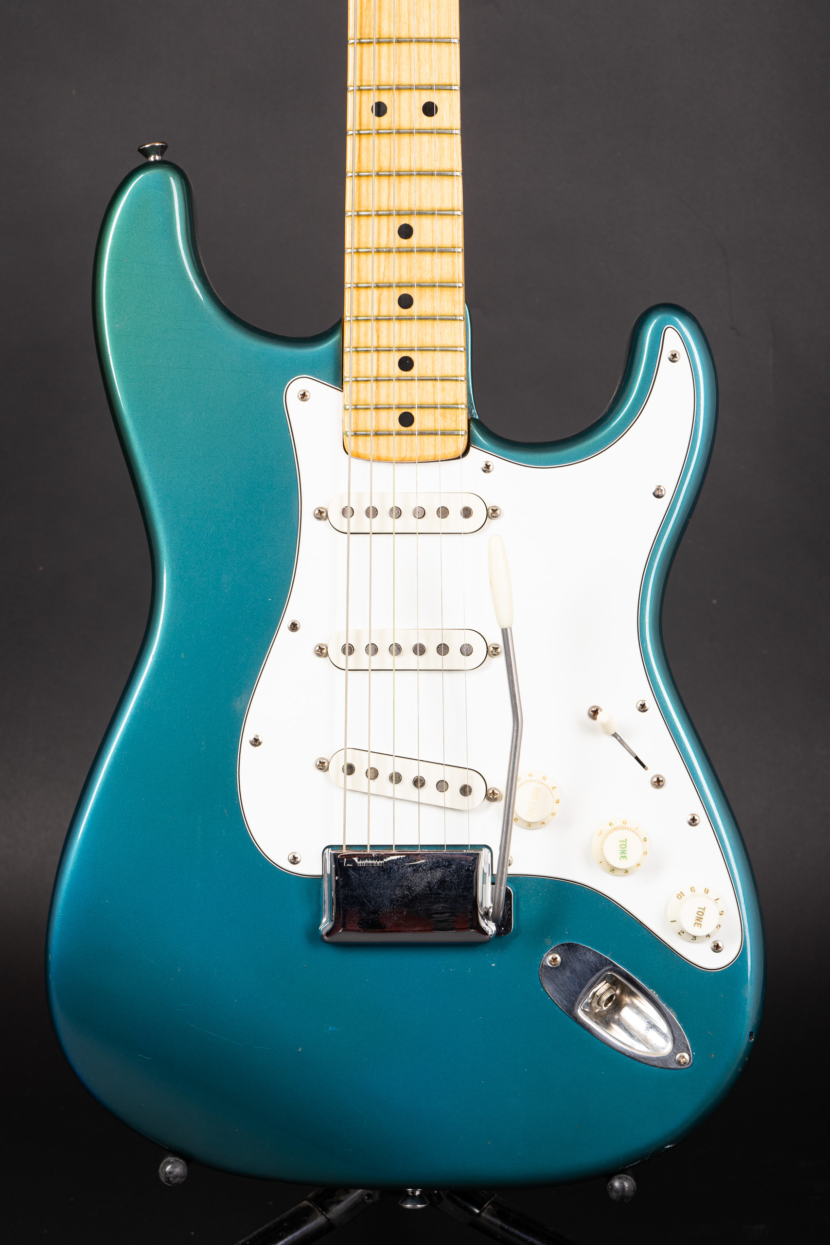1974 Fender Stratocaster – Lake Placid Blue – GuitarPoint