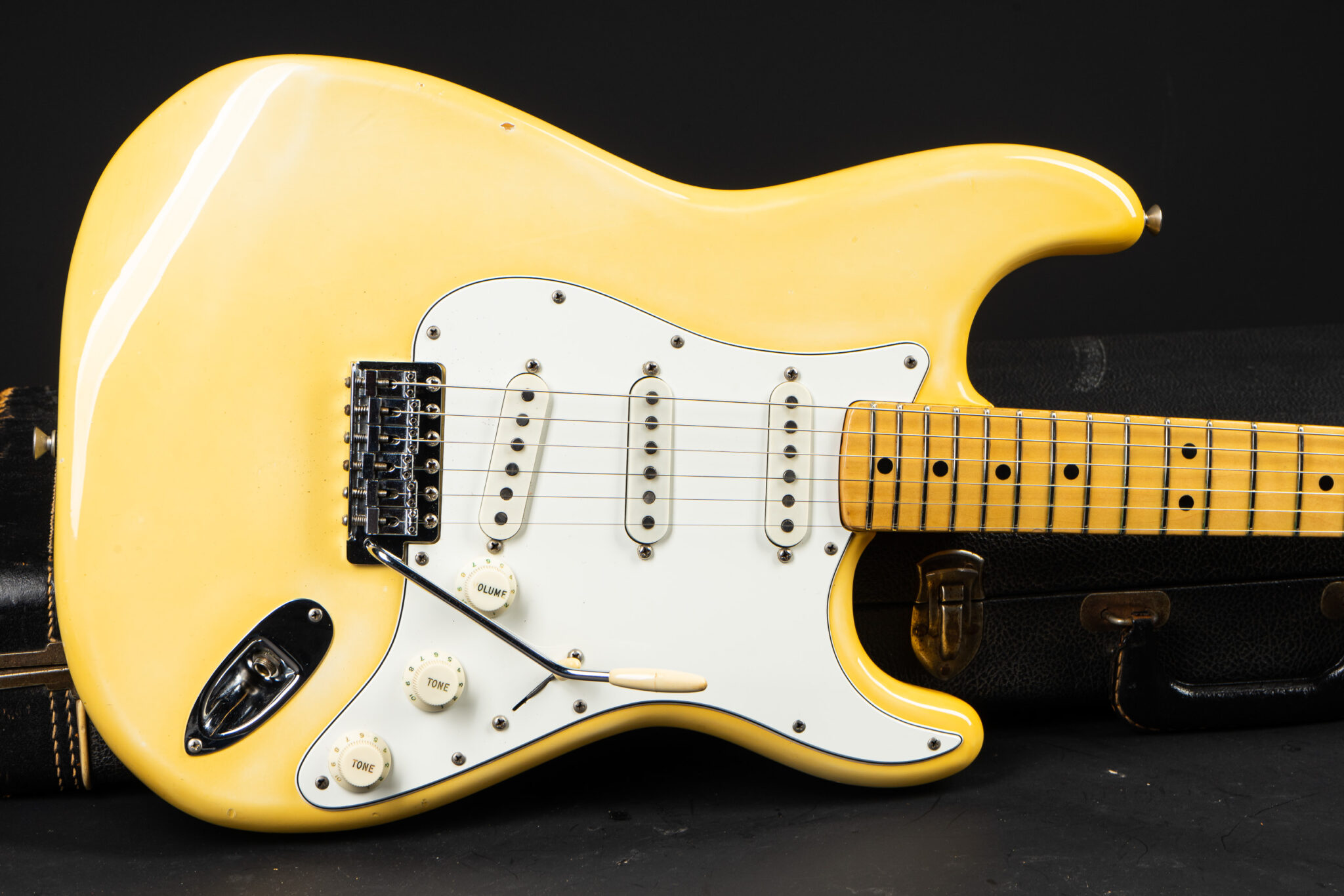 1974 Fender Stratocaster – Olympic White – GuitarPoint