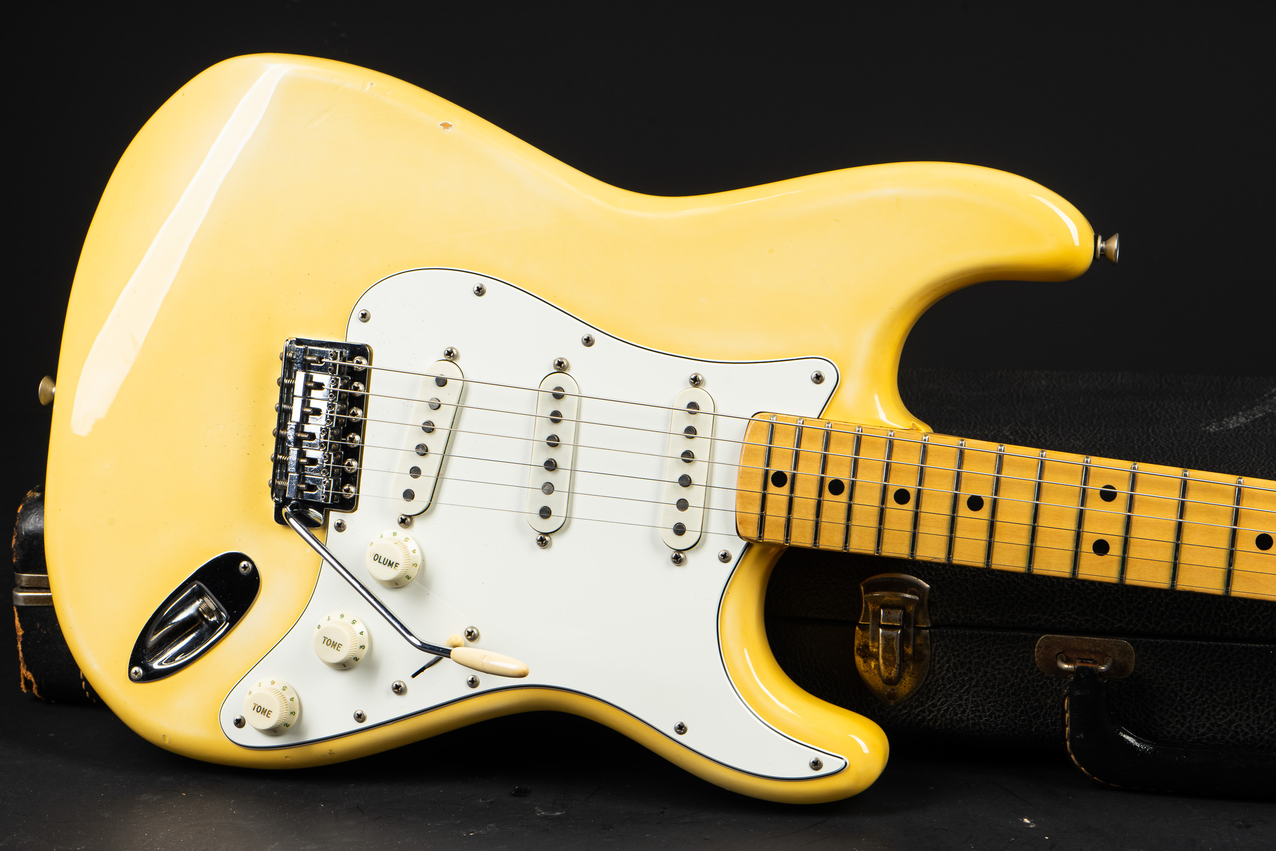 1974 Fender Stratocaster - Olympic White - GuitarPoint