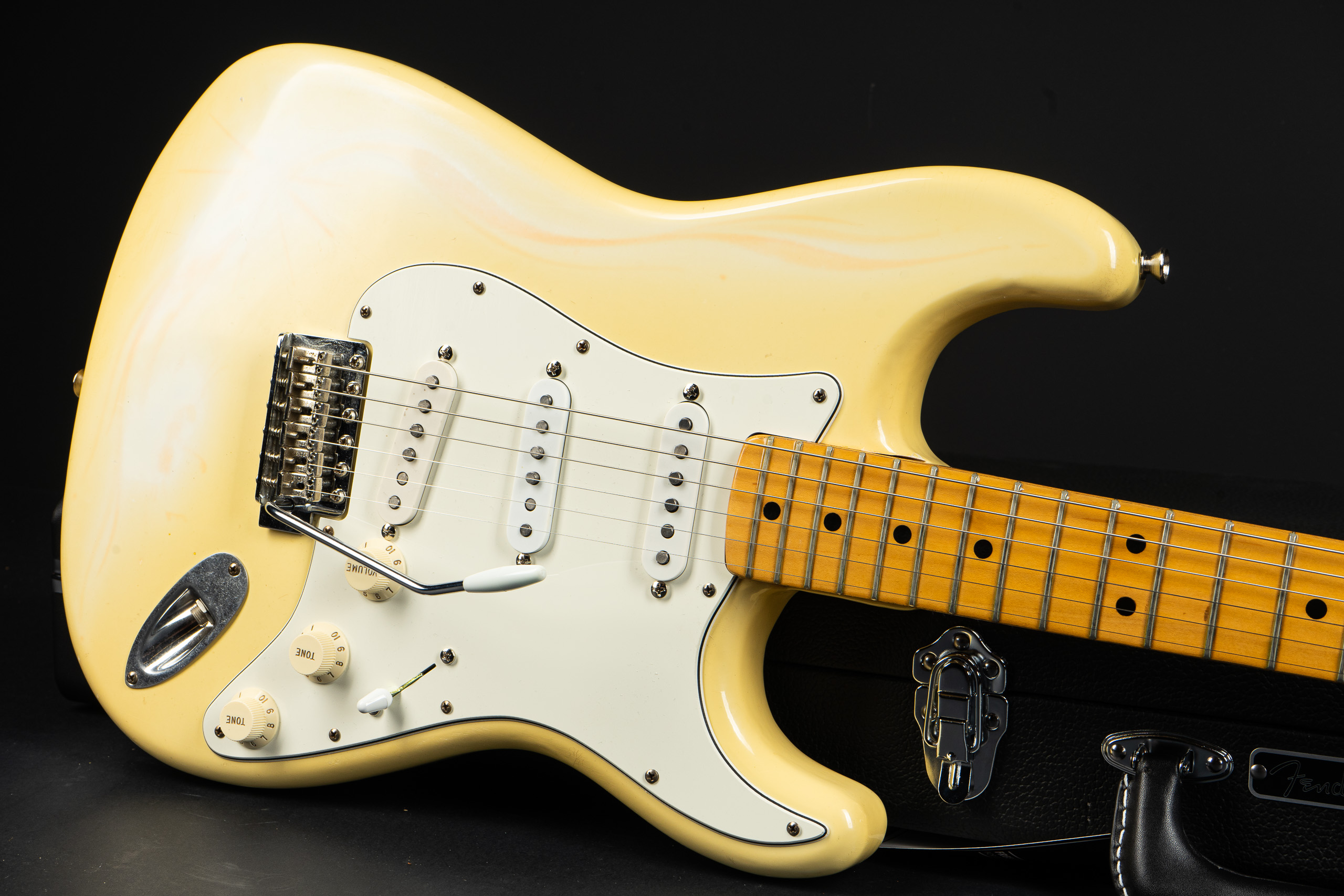 1974 Fender Stratocaster - Olympic White - GuitarPoint