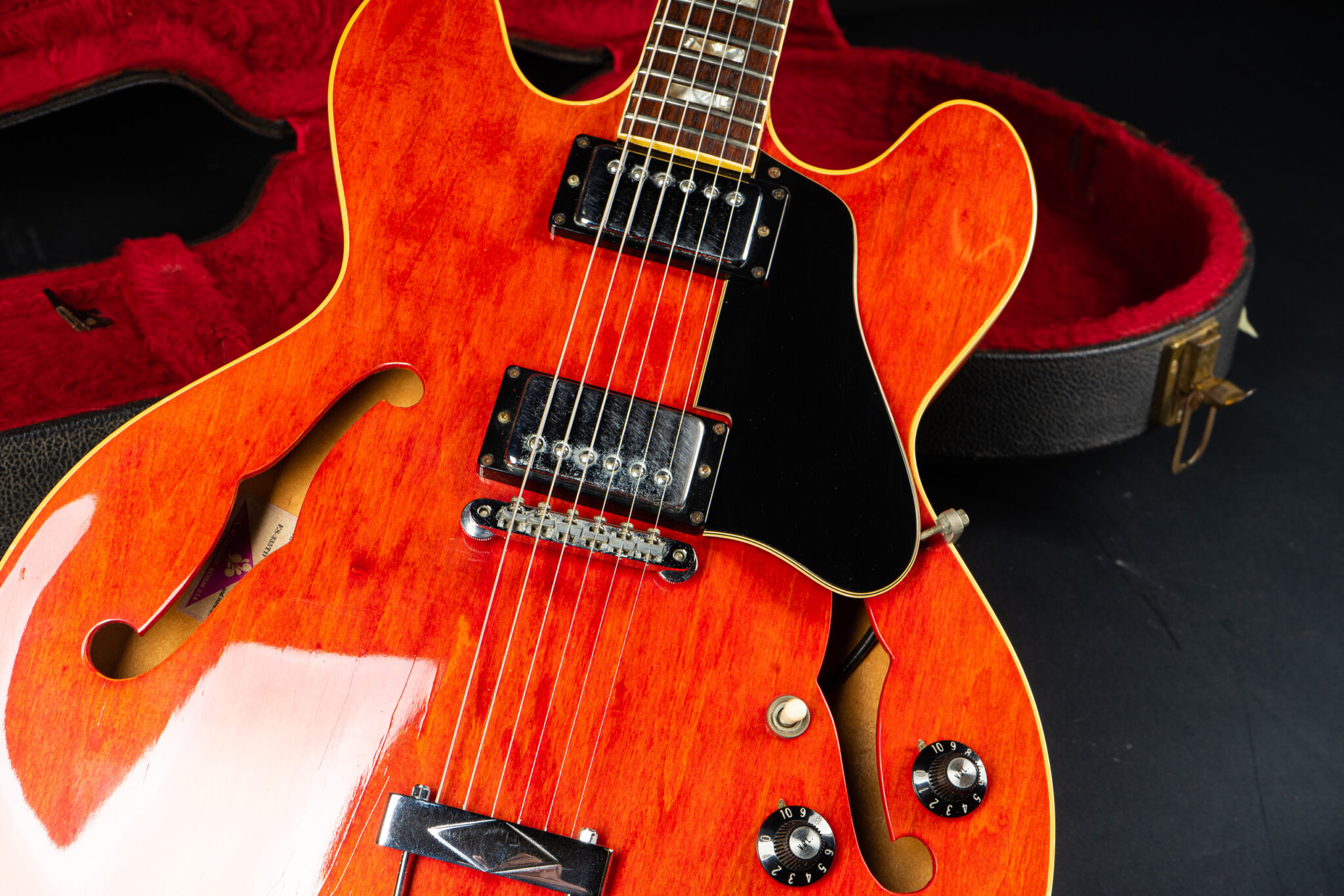 ギター Gibson 1974 ES-335 TD Vintage 1974 Gibson ES-335 Cherry Red Electric Guitar – True