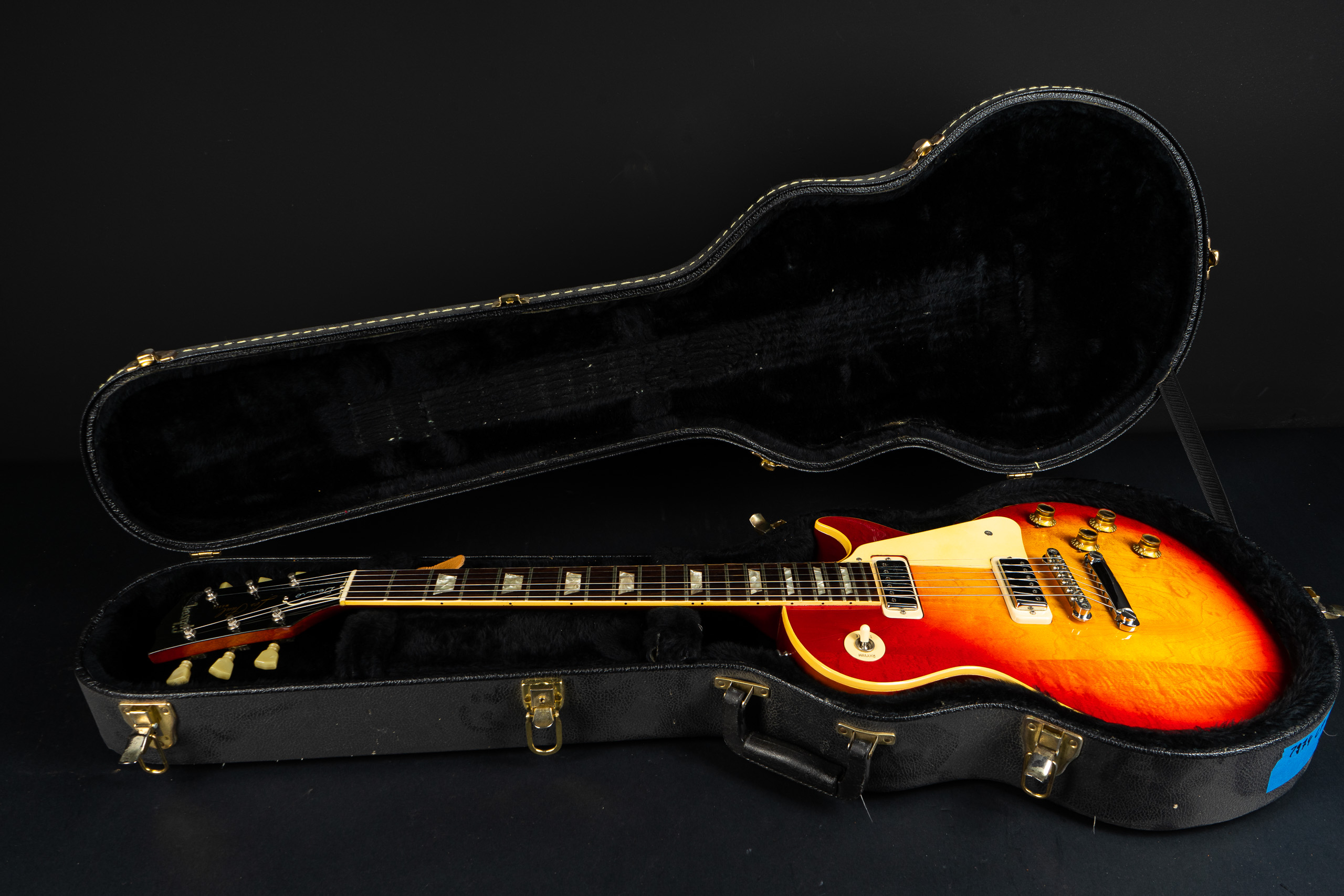 1974 Gibson Les Paul Deluxe - Sunburst - GuitarPoint