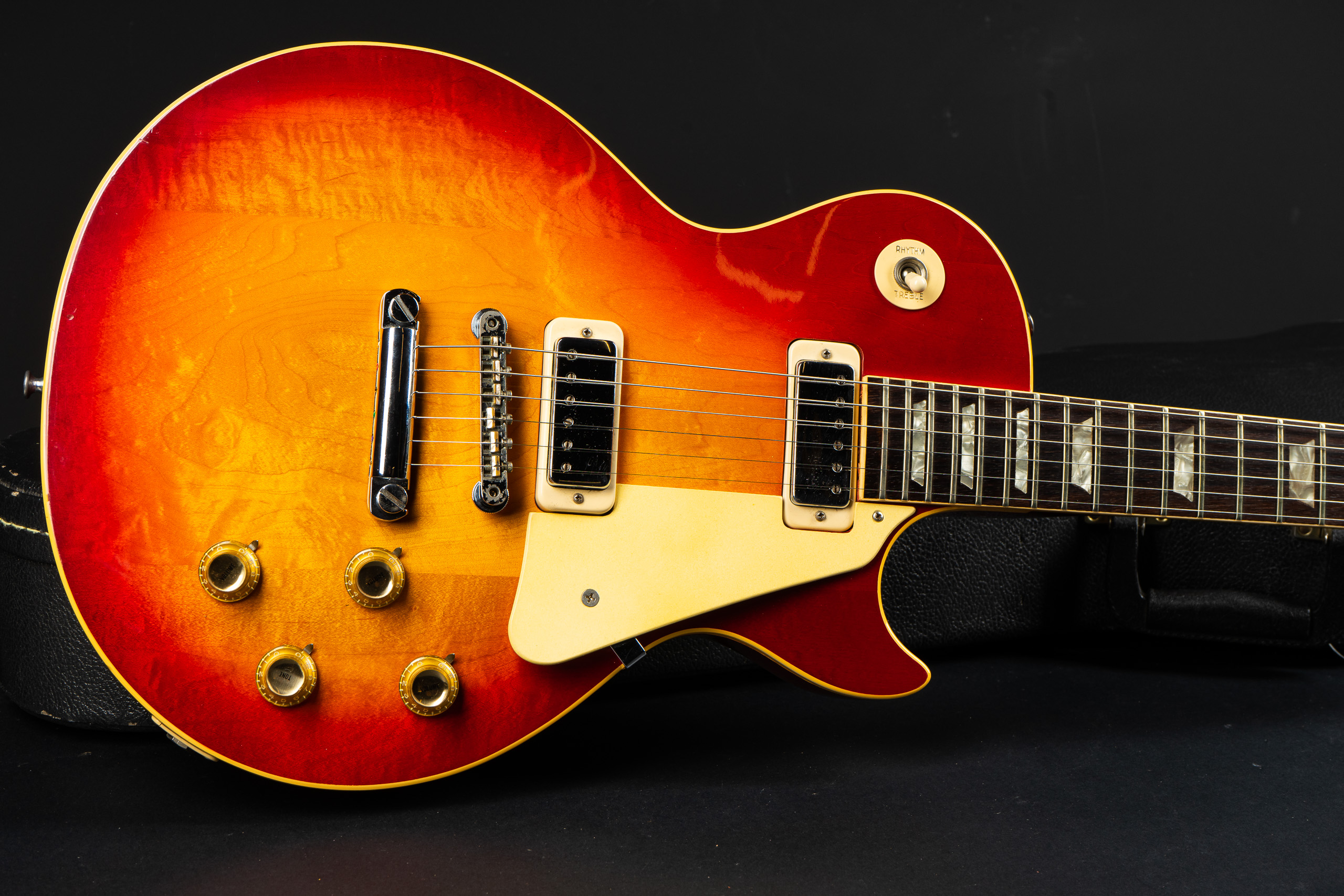 1974 Gibson Les Paul Deluxe - Sunburst - GuitarPoint
