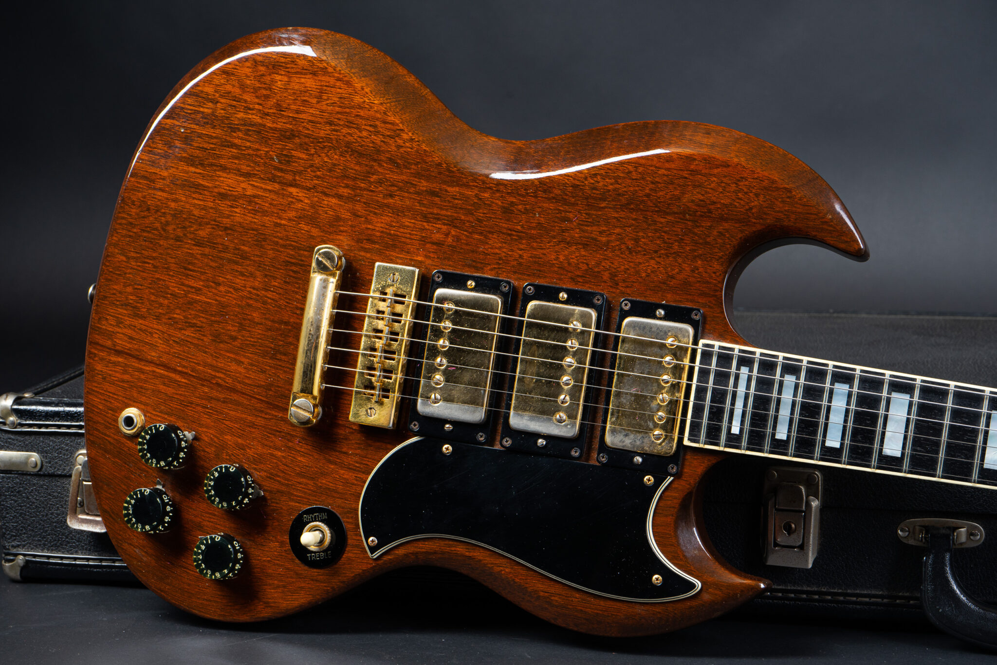 https://guitarpoint.de/app/uploads/products/1974-gibson-sg-custom-cherry/1973-Gibson-SG-Custom-389115-9-2048x1366.jpg
