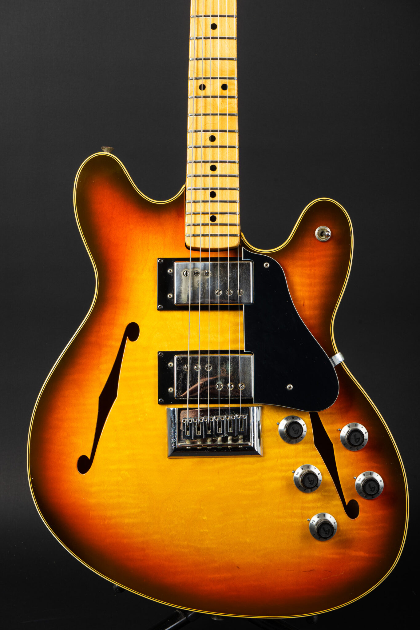 Contrapartida Platillo nombre 1975 Fender Starcaster – Sunburst …Flamed Top – GuitarPoint