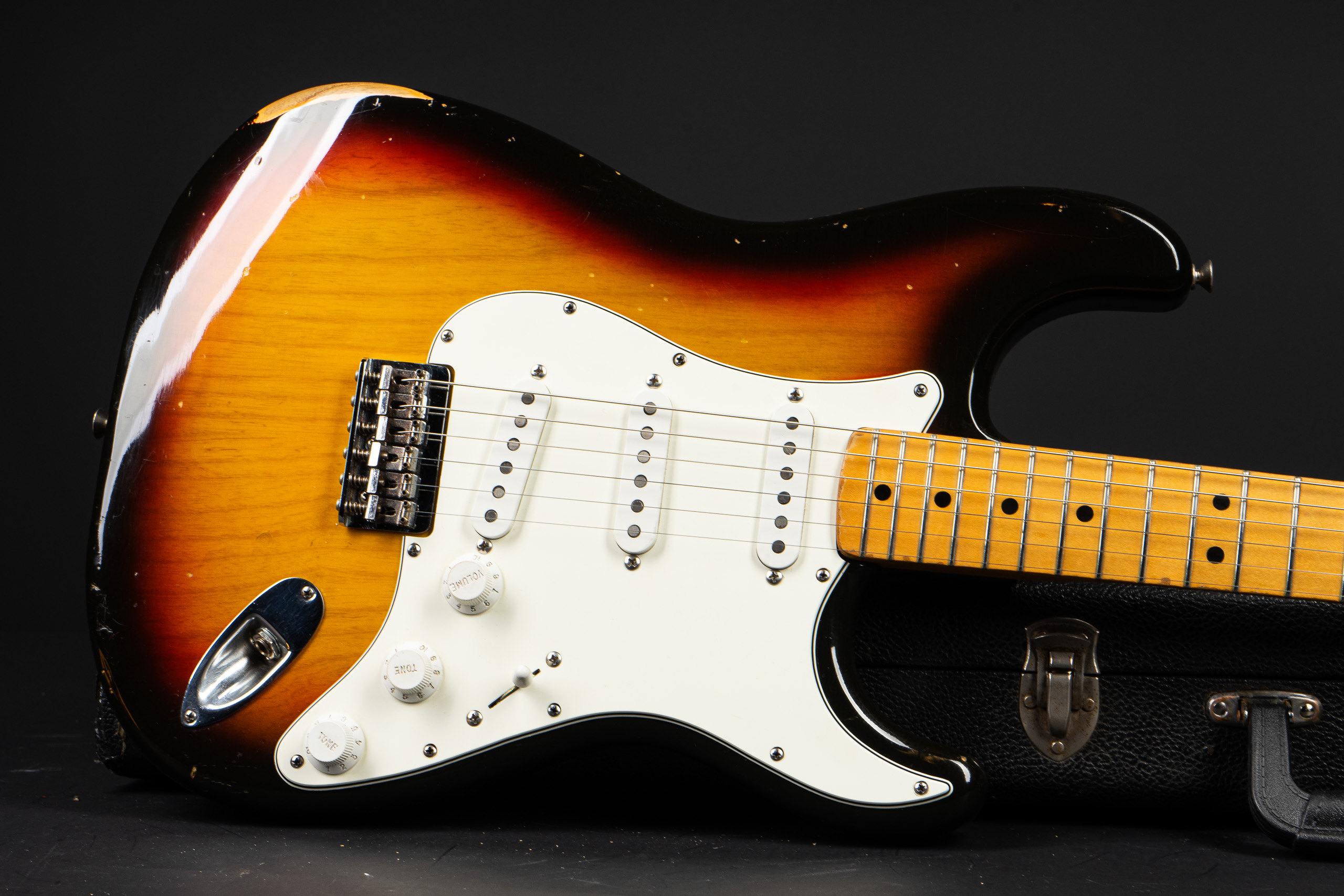 1974 Fender Stratocaster Hardtail - Sunburst - GuitarPoint