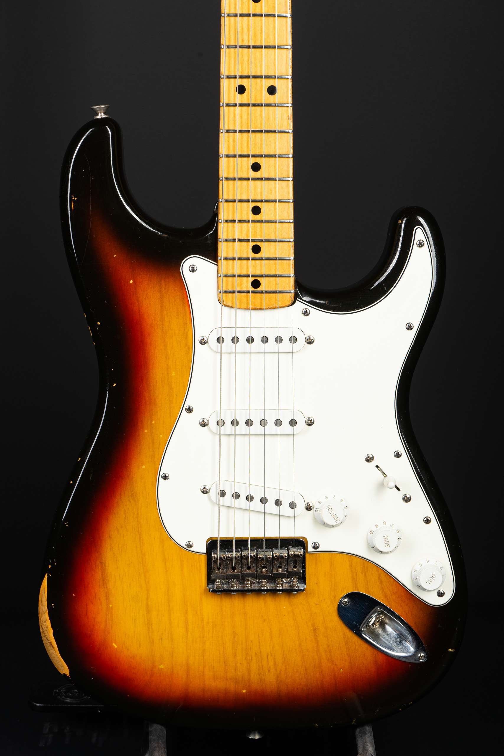 1974 Fender Stratocaster Hardtail – Sunburst – GuitarPoint