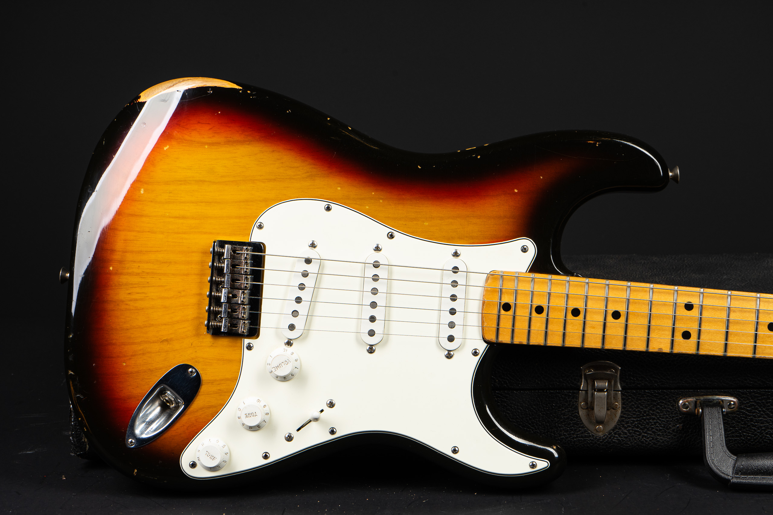 1974 Fender Stratocaster Hardtail - Sunburst - GuitarPoint