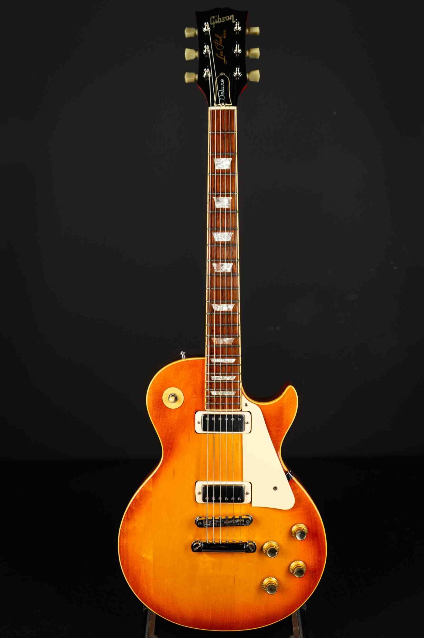 1975 Gibson Les Paul Deluxe – Sunburst – GuitarPoint