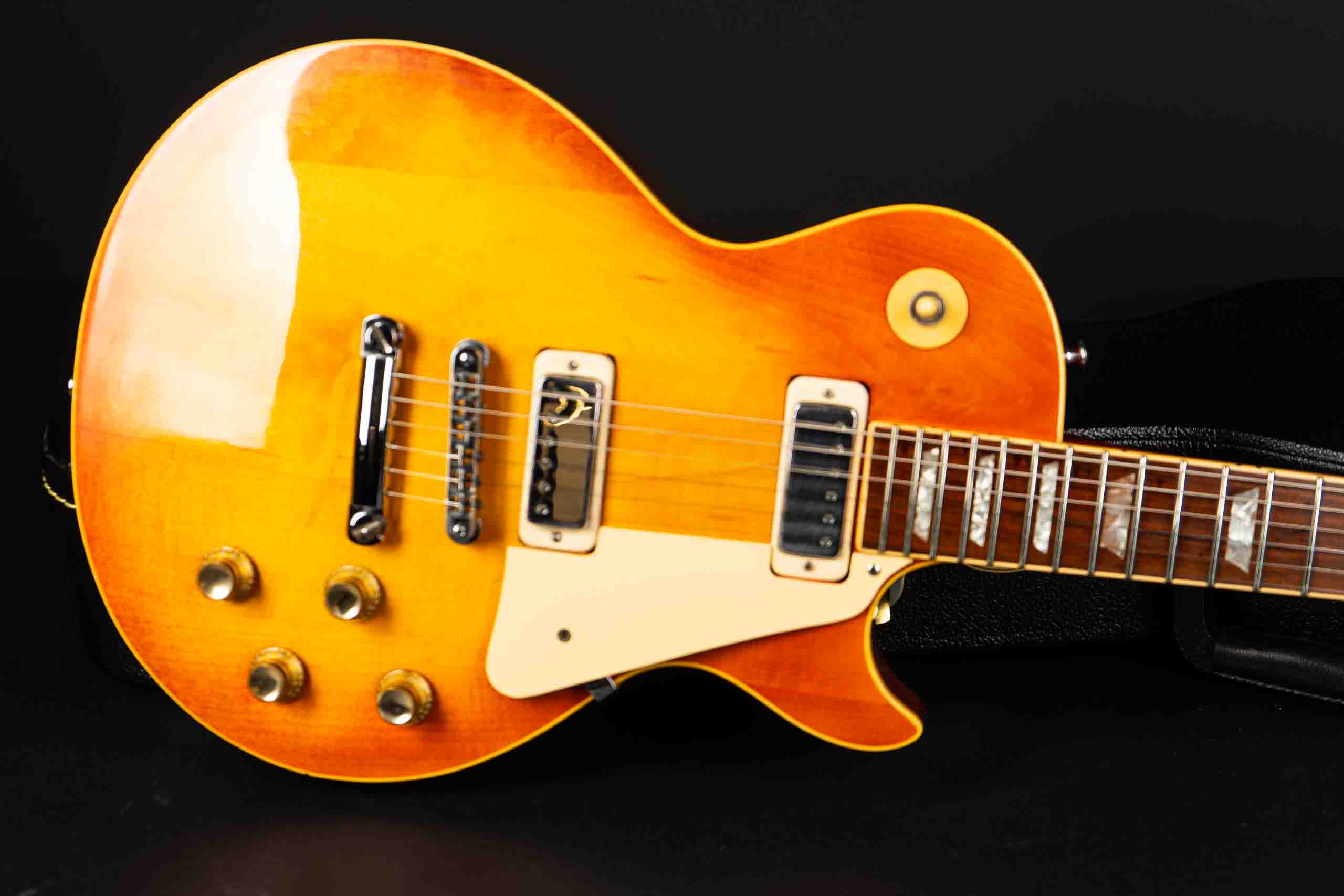 1975 Gibson Les Paul Deluxe - Sunburst - GuitarPoint