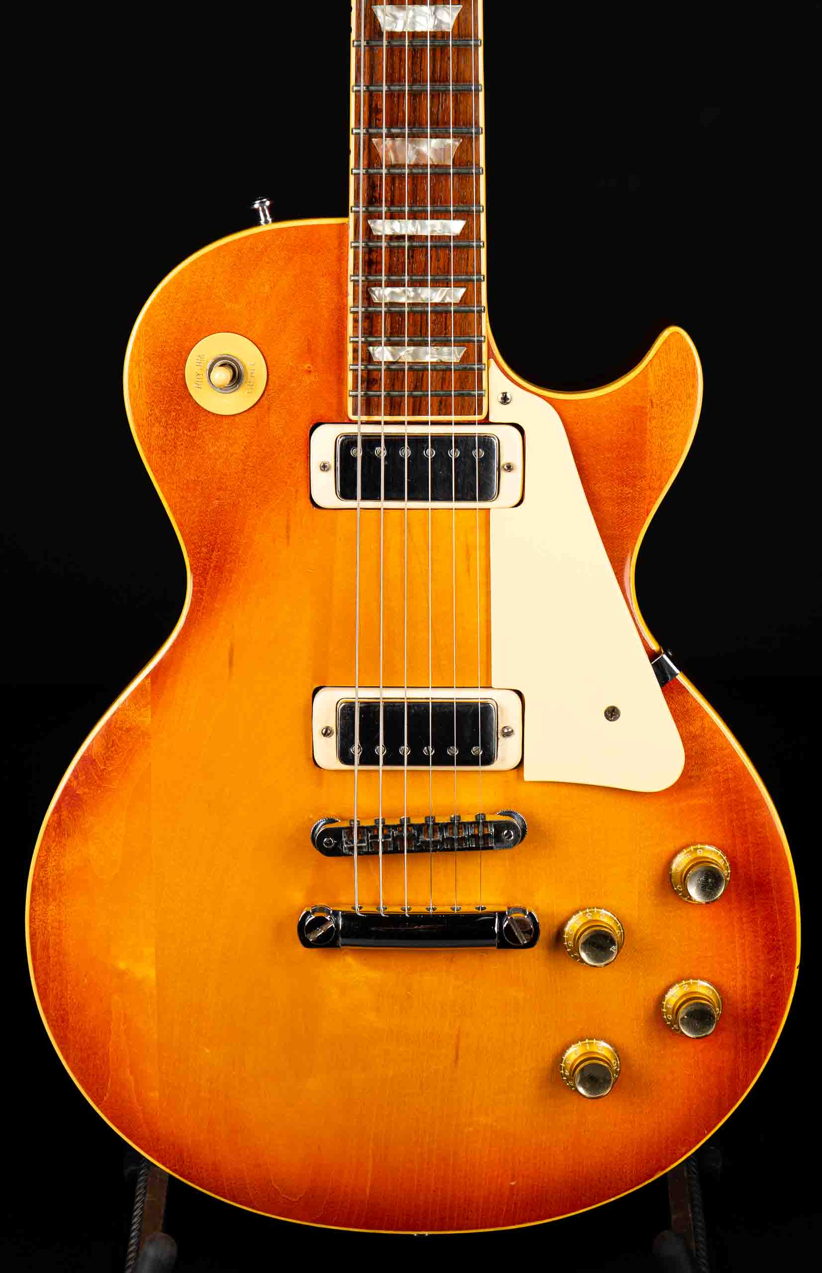 1975 Gibson Les Paul Deluxe – Sunburst – GuitarPoint