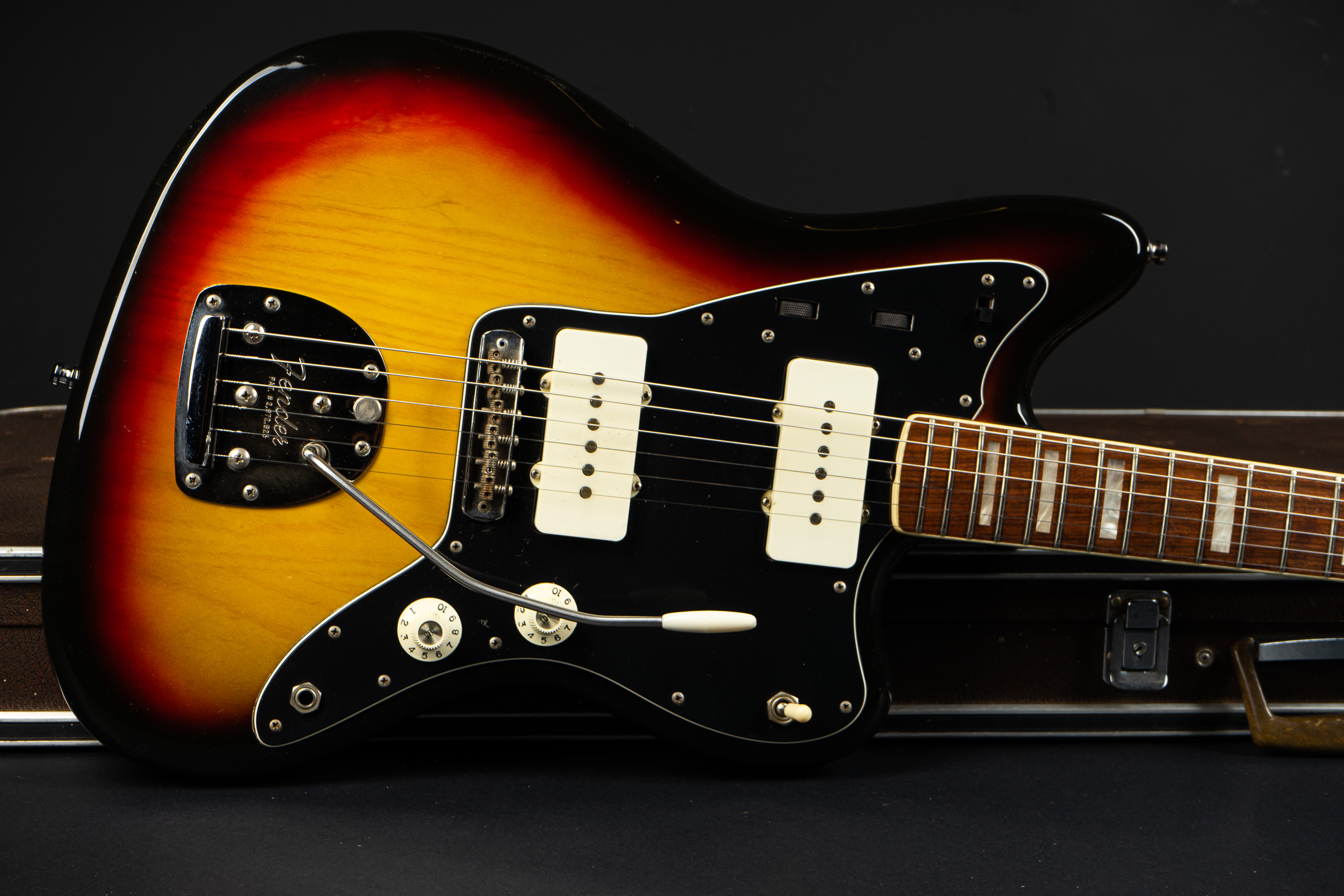 1976 Fender Jazzmaster – Sunburst – GuitarPoint
