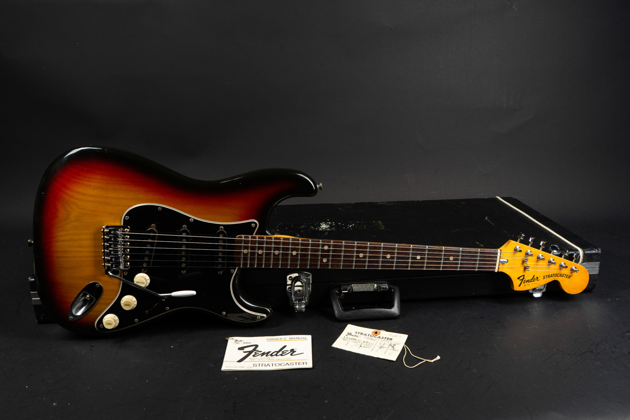 1976 Fender Stratocaster – Sunburst – GuitarPoint