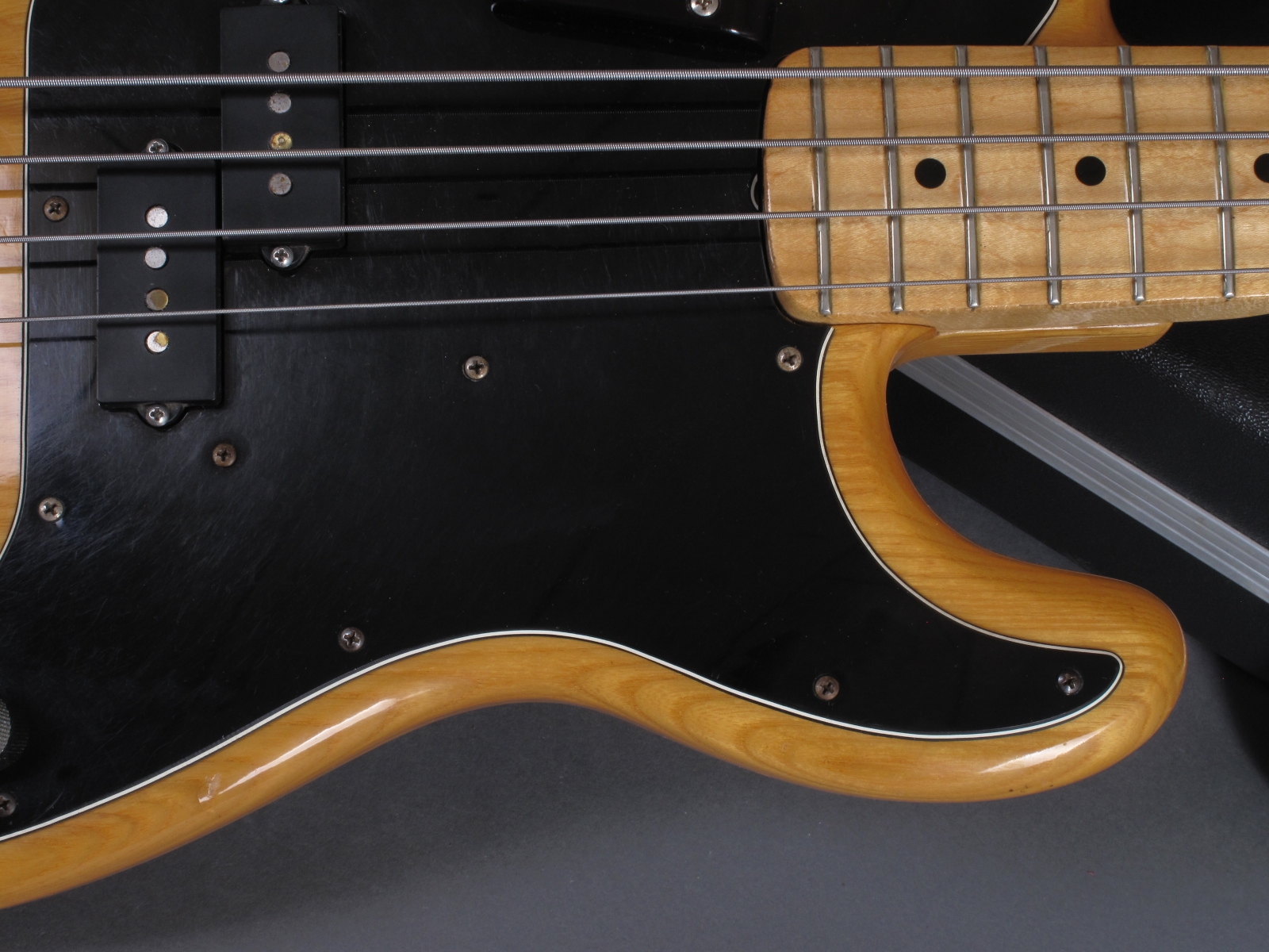 1977 Fender Precision Bass Natural Guitarpoint