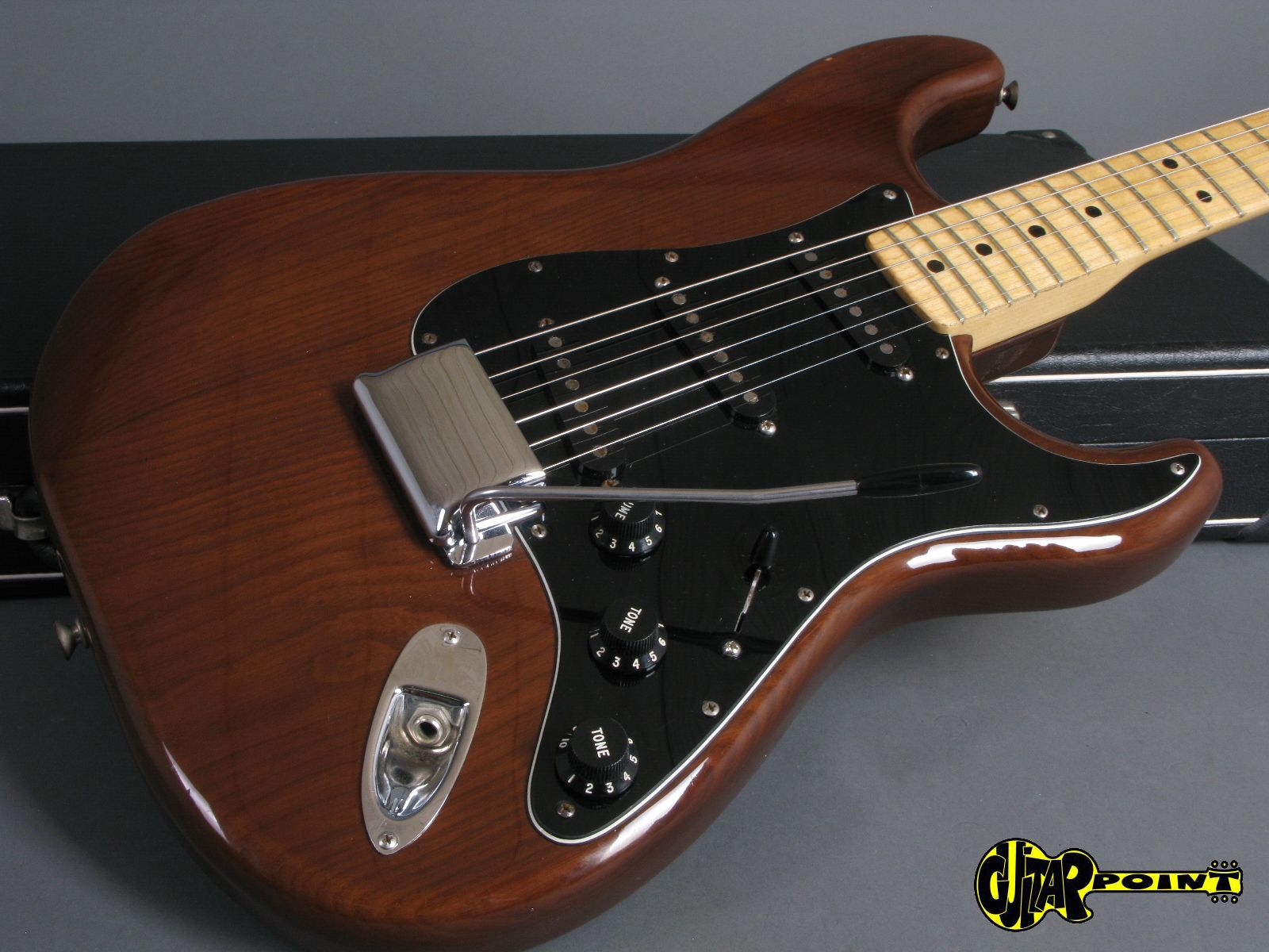 walnut stratocaster