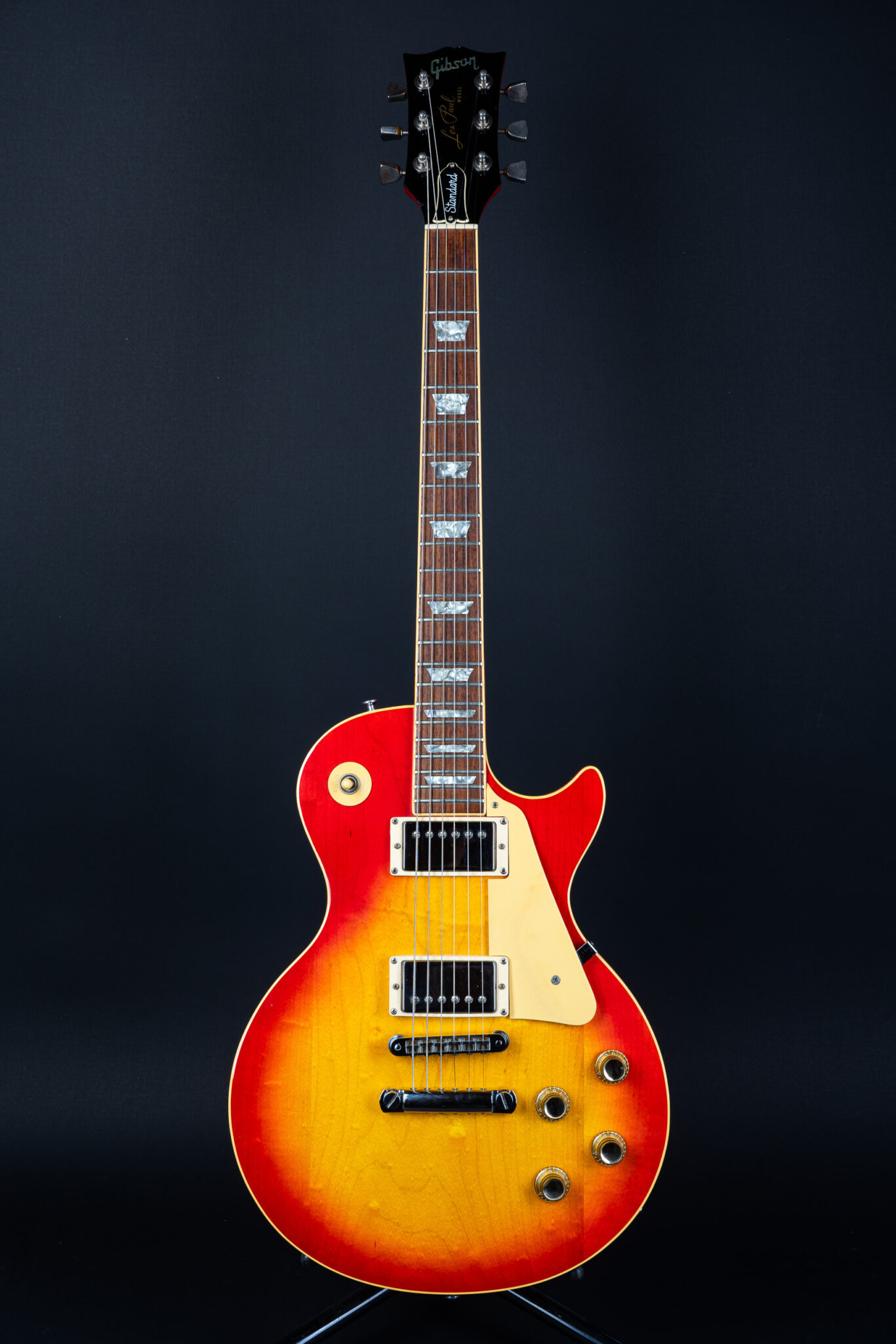 1977 Gibson Les Paul Standard – Sunburst – GuitarPoint