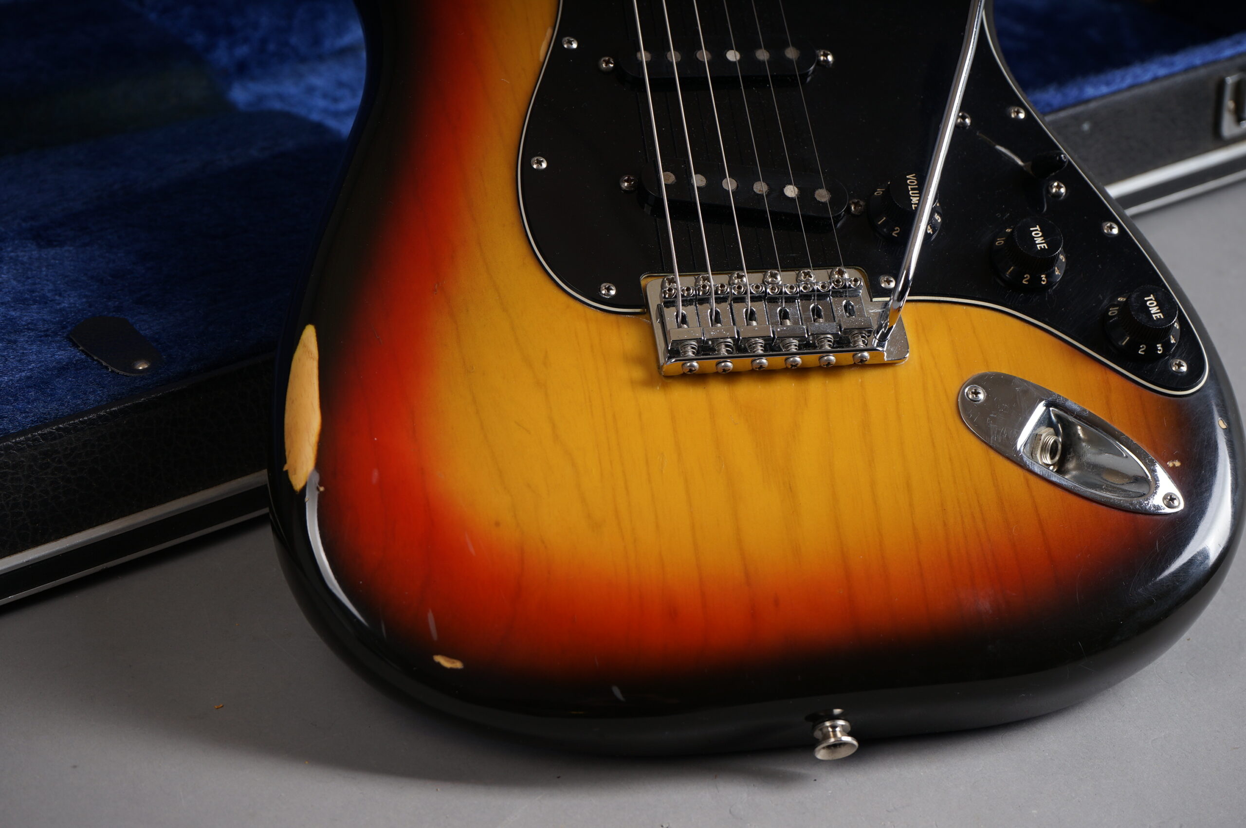 1978 Fender Stratocaster - Sunburst - GuitarPoint