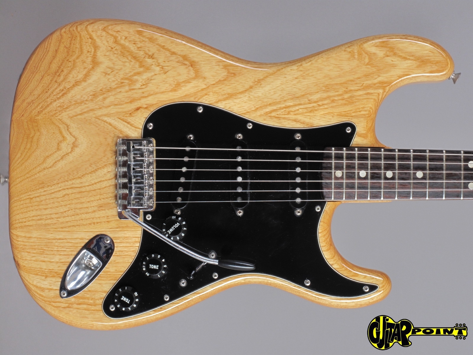 fender stratocaster natural black pickguard