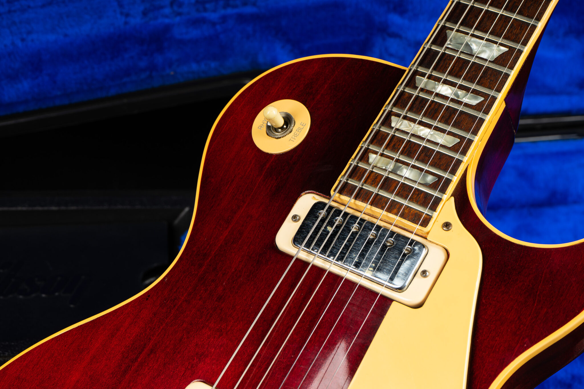 1979 Gibson Les Paul Deluxe – Winered 4,3 Kg! – GuitarPoint