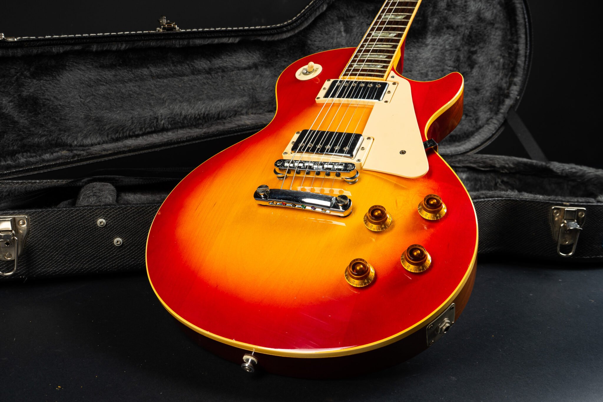 1980 Gibson Les Paul Standard – Sunburst – GuitarPoint