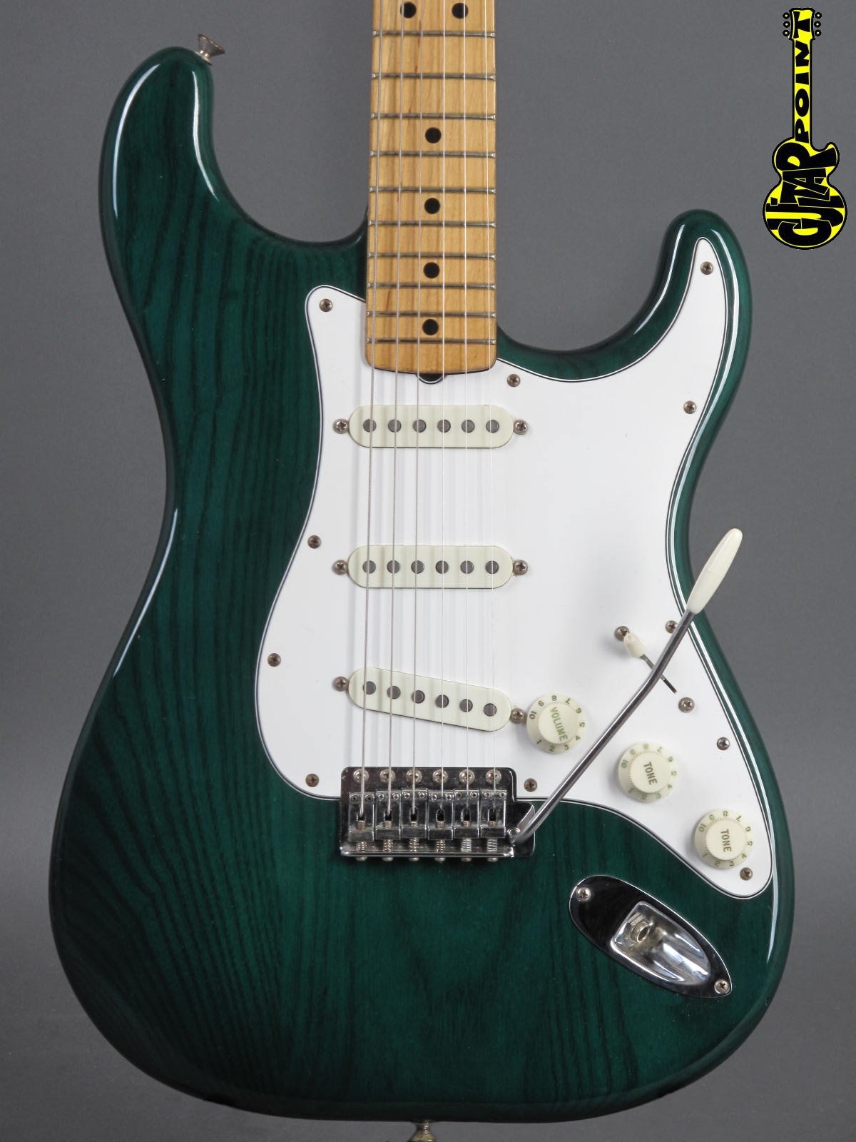 1982 Fender Stratocaster – Emerald Green (Dan Smith aera) – GuitarPoint