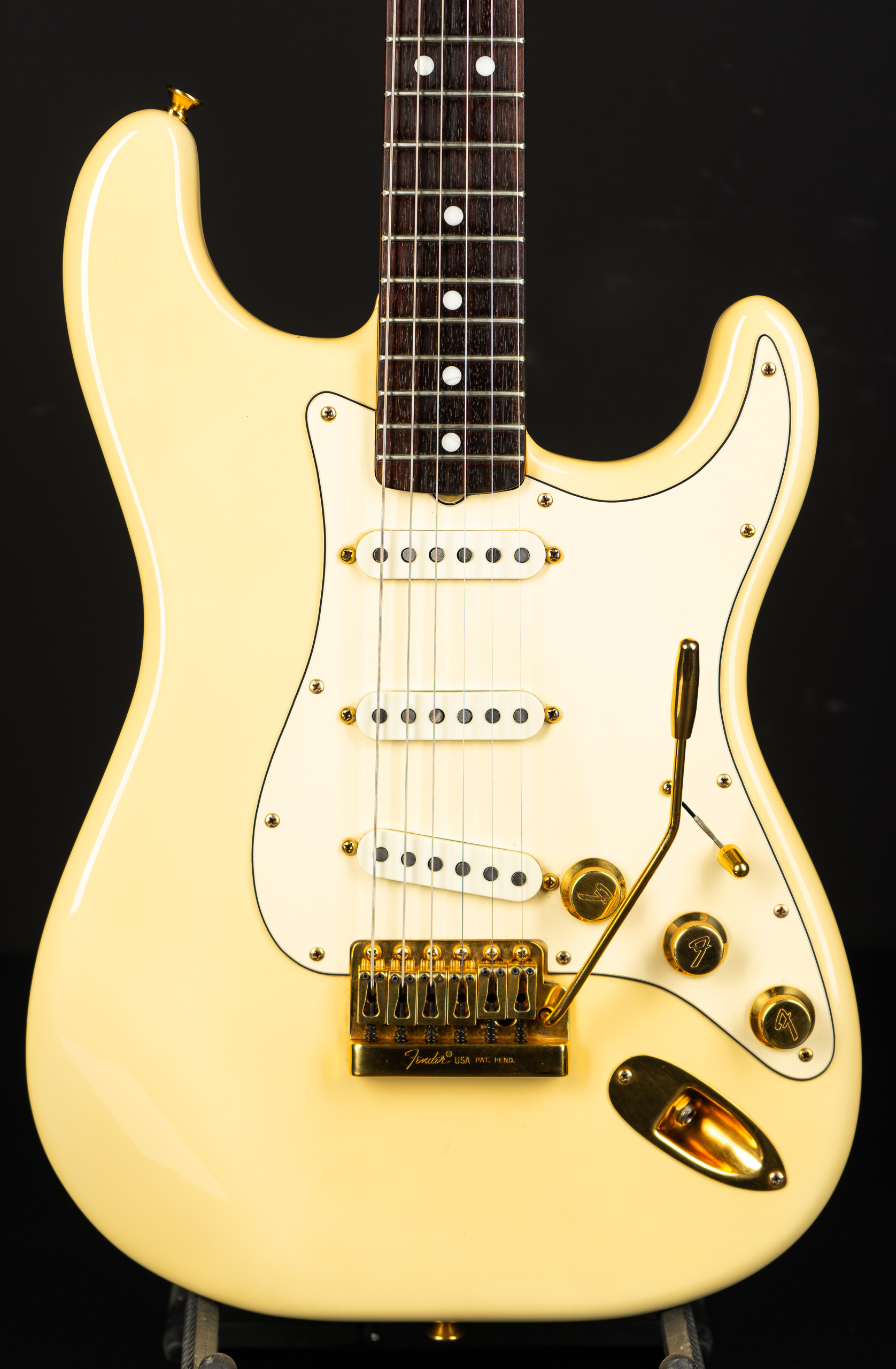 1982 Fender The Strat – Arctic White – GuitarPoint