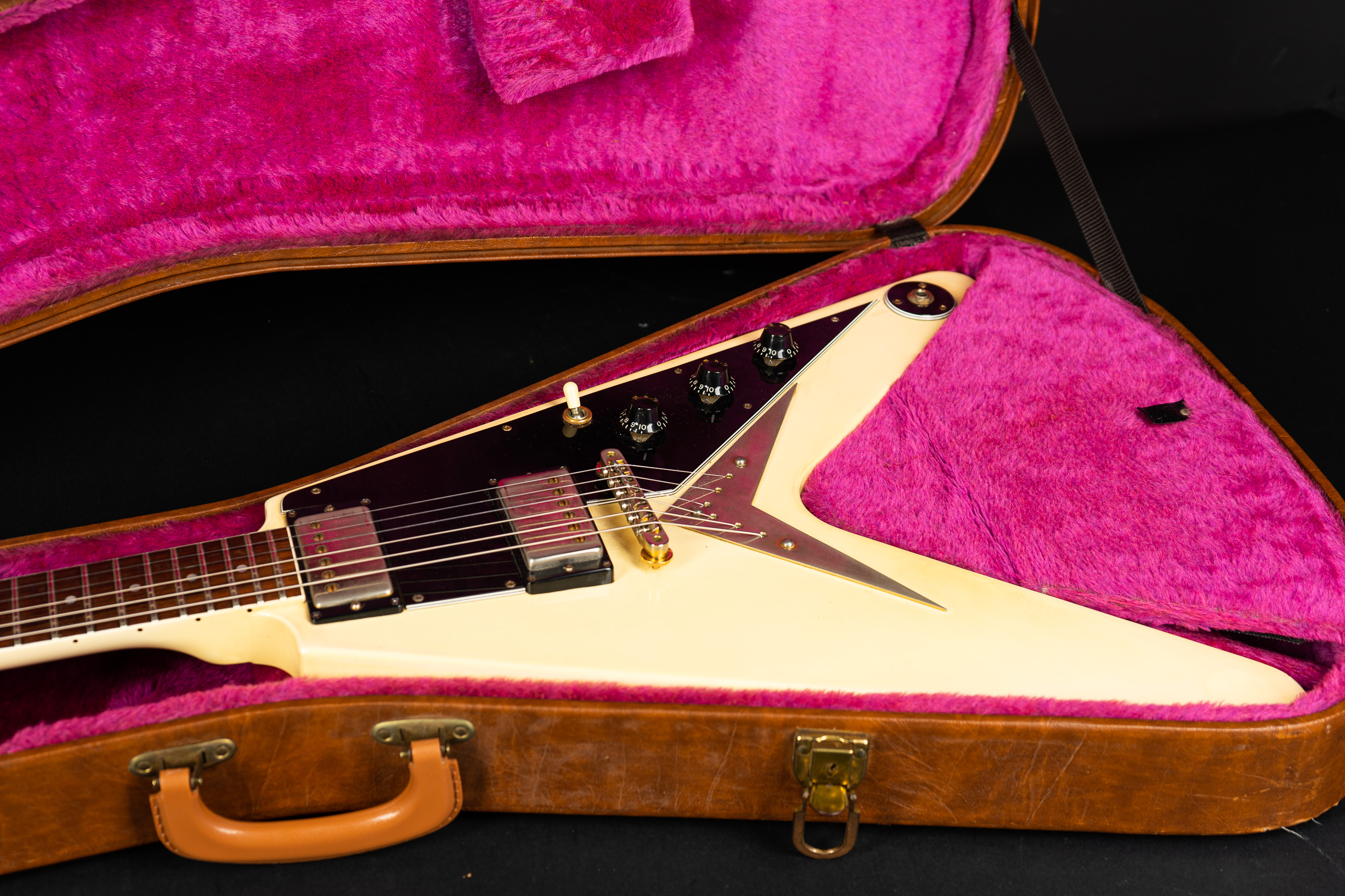 1982 Gibson Flying V FF82 - White - GuitarPoint