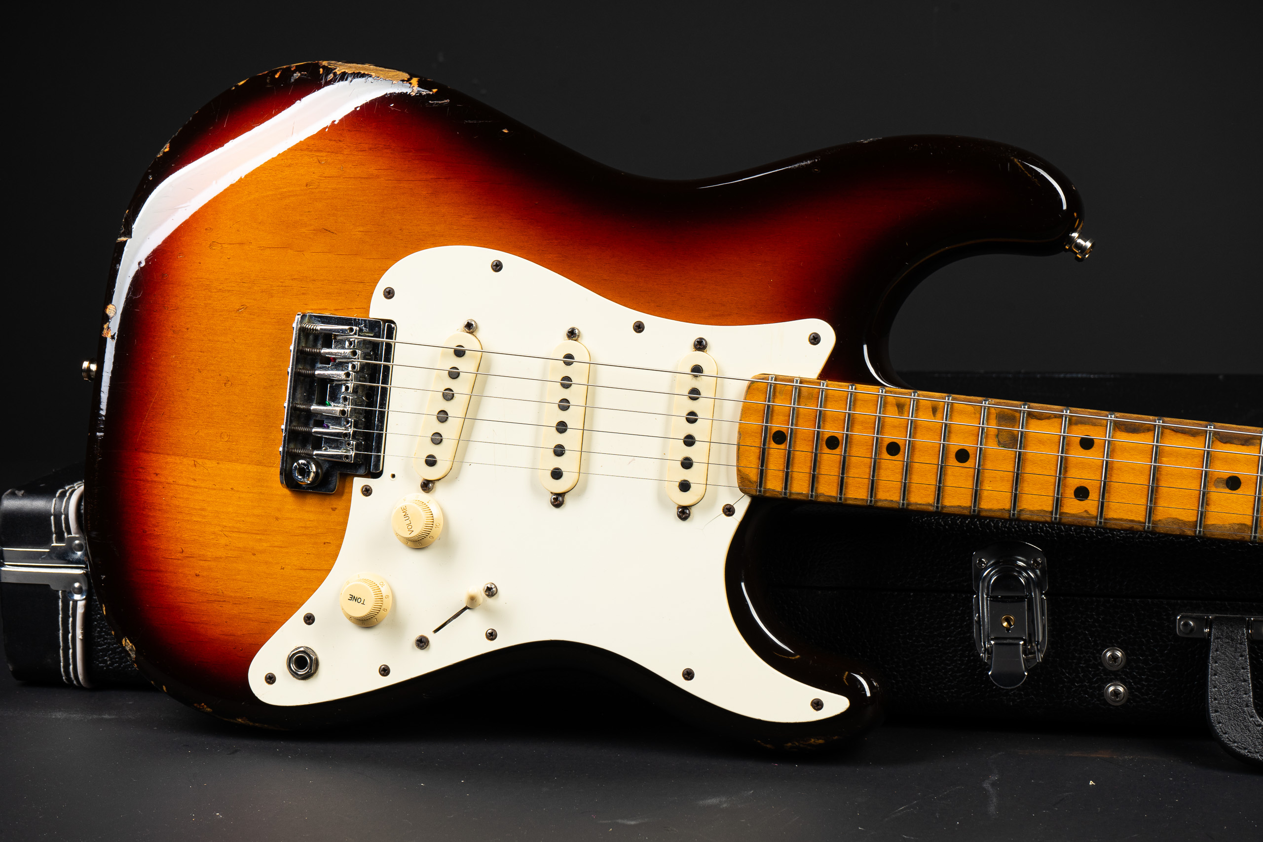 Fender Mexico strato Sunburst 美品 1983 Fender Stratocaster - Sunburst - GuitarPoint