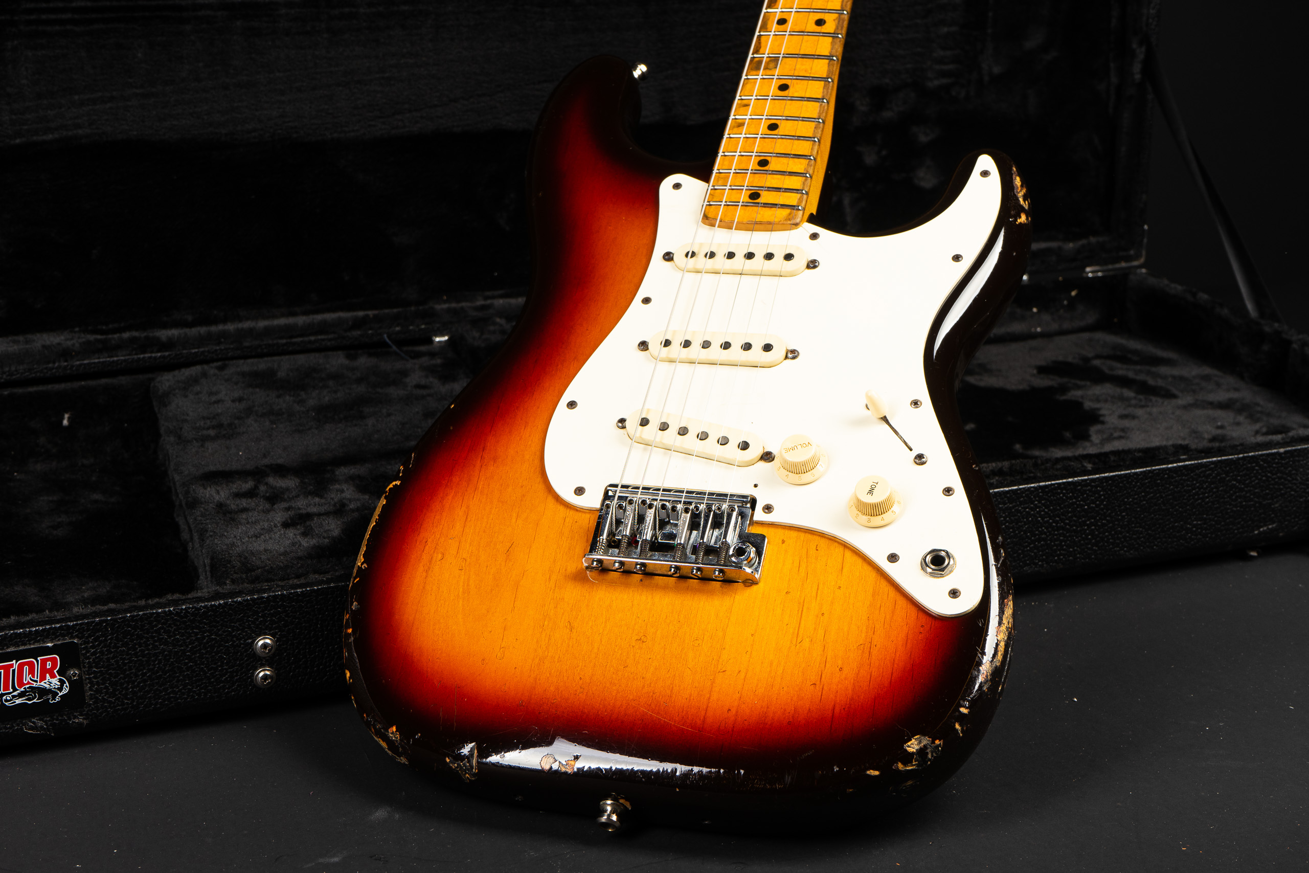 1983 Fender Stratocaster - Sunburst - GuitarPoint