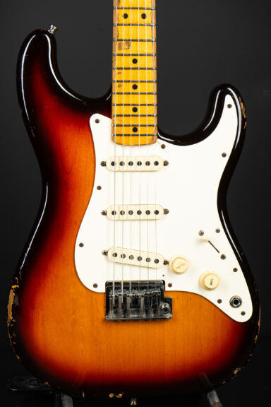 1983 Fender Stratocaster - Sunburst