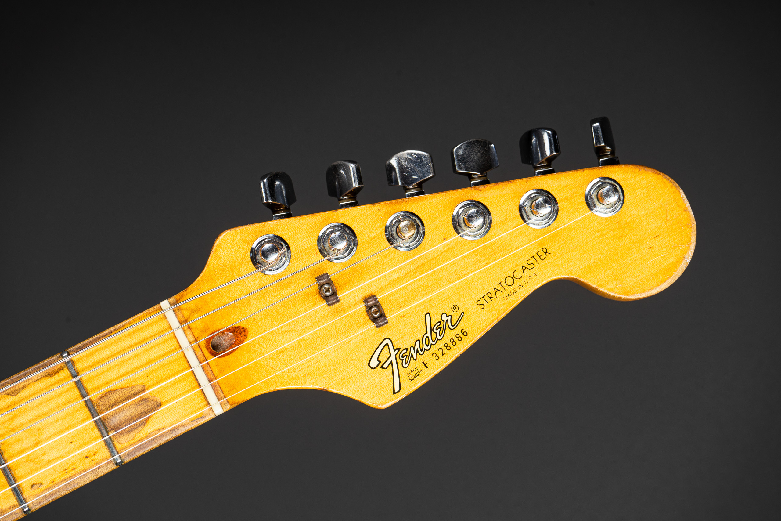 1983 Fender Stratocaster - Sunburst - GuitarPoint