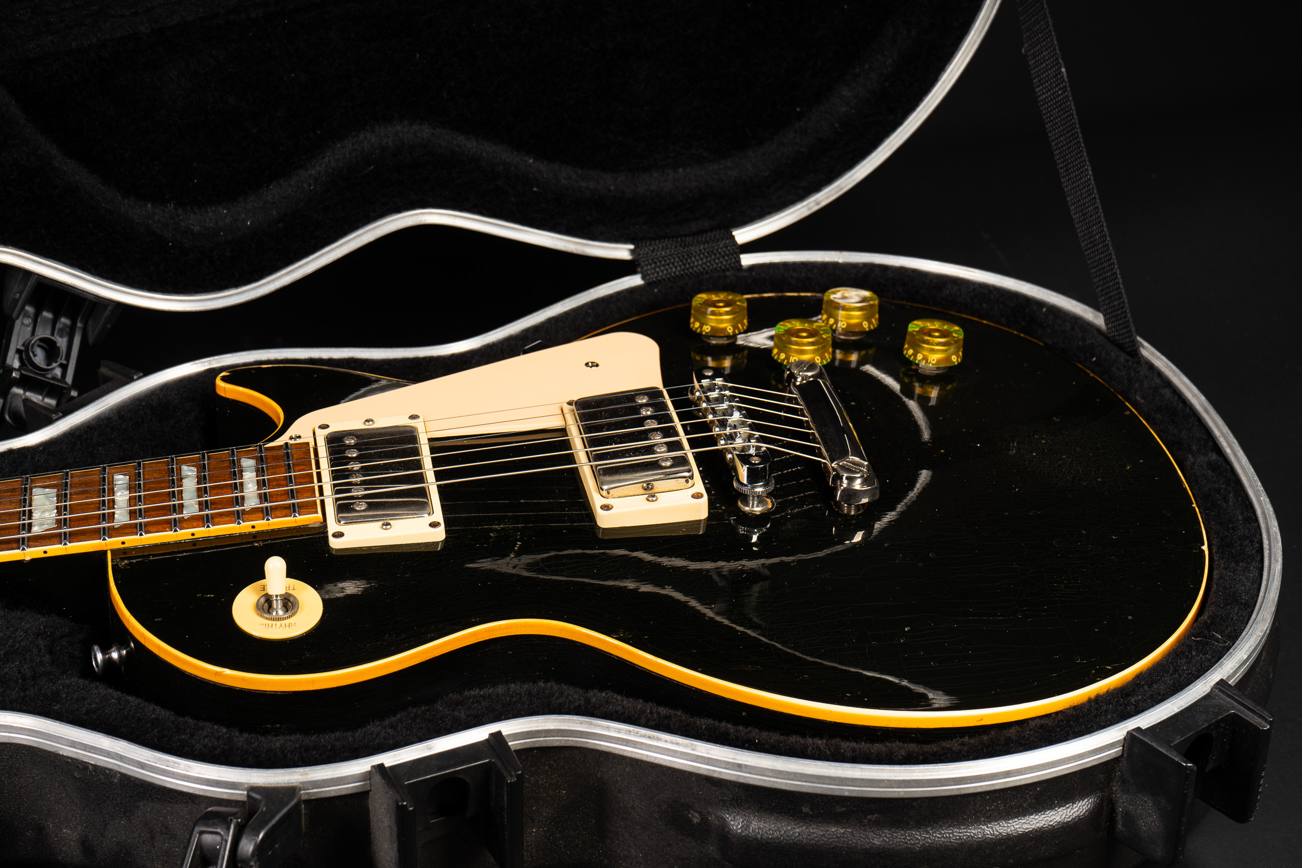 1984 Gibson Les Paul Standard - Ebony - GuitarPoint