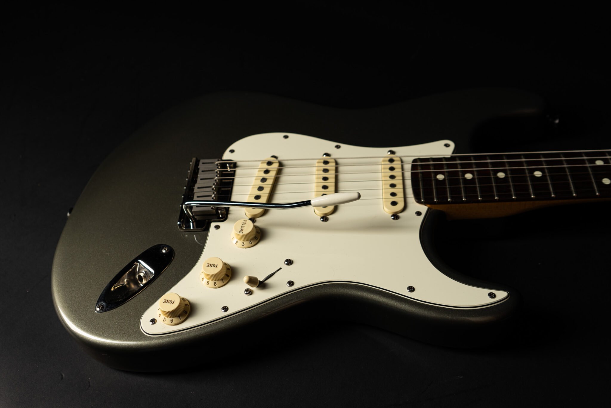 1989 Fender American Standard Stratocaster – Inca Silver 1989 Fender American Standard Stratocaster – Inca Silver