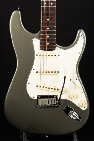 1989 Fender American Standard Stratocaster - Inca Silver