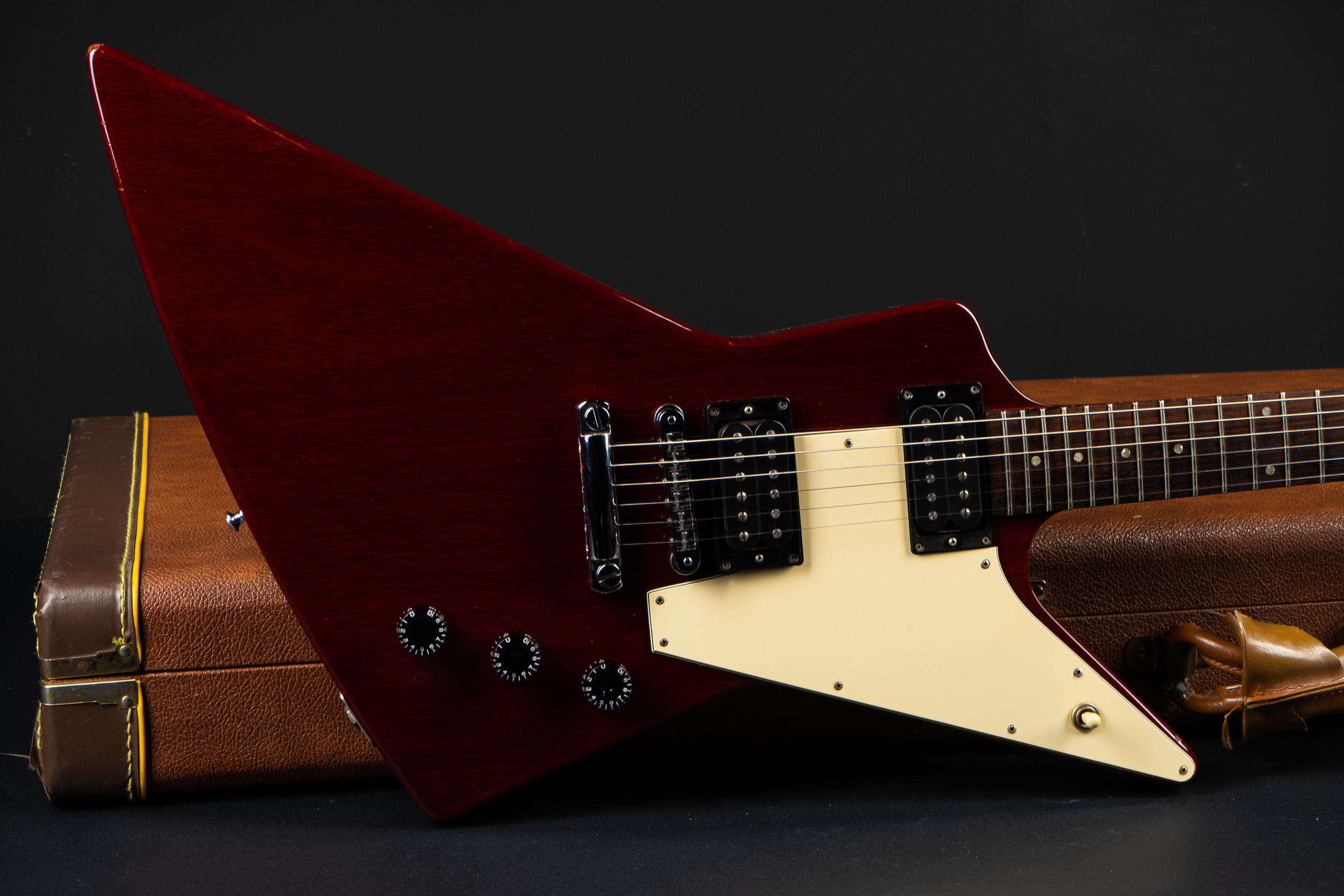 1989 Gibson Explorer - Winered - GuitarPoint