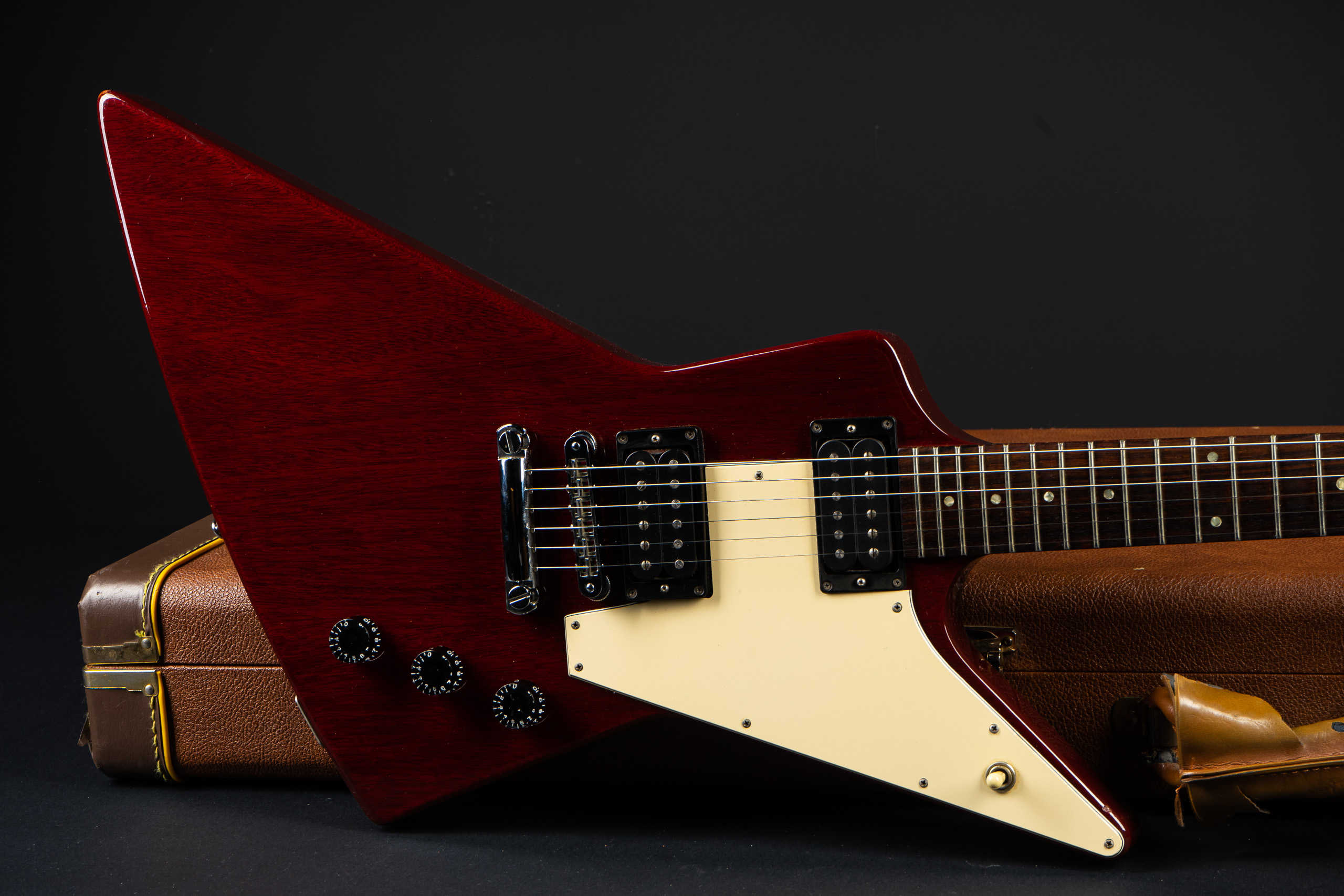1989 Gibson Explorer – Winered – GuitarPoint